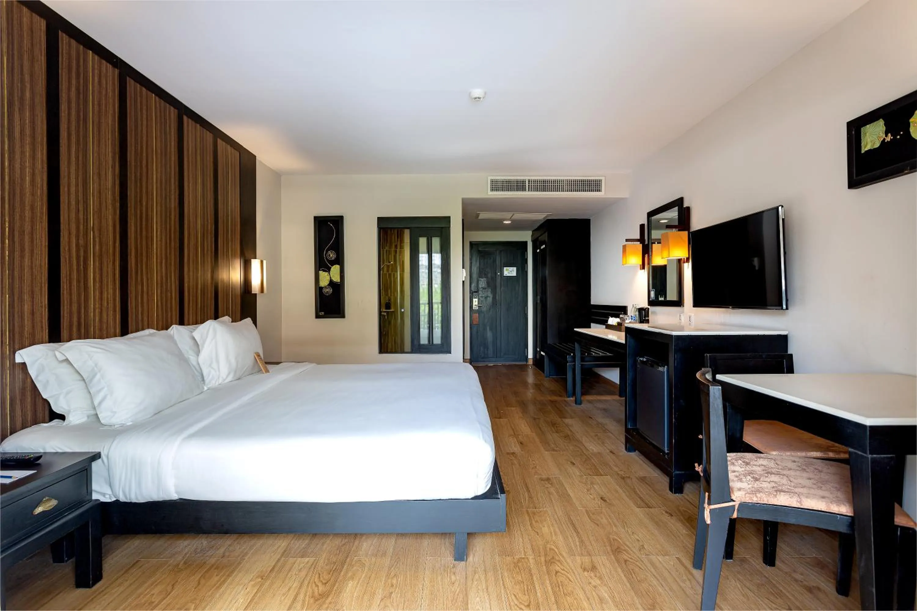 Photo of the whole room, Bed in Deevana Patong Resort & Spa