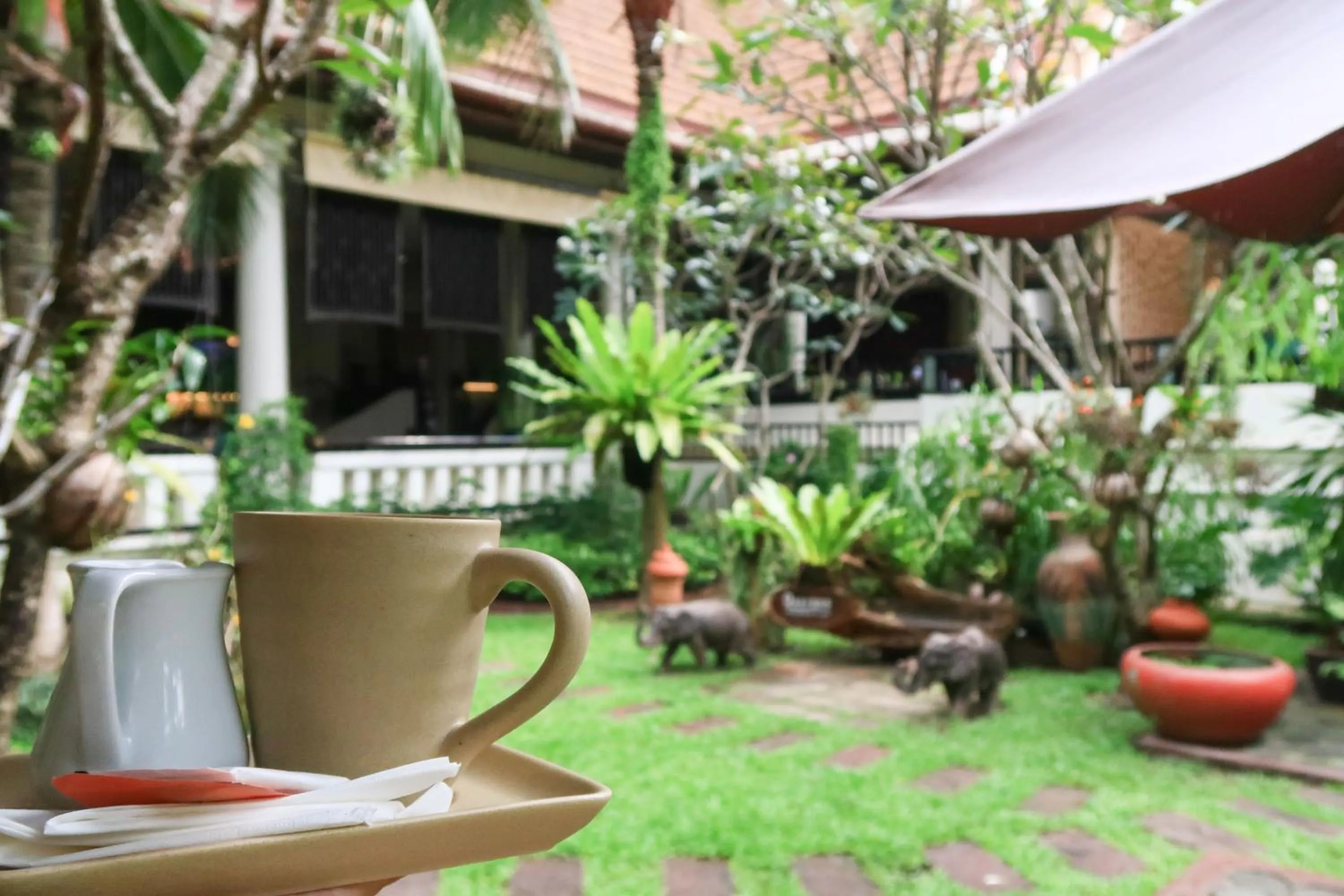 Coffee/tea facilities in Deevana Patong Resort & Spa