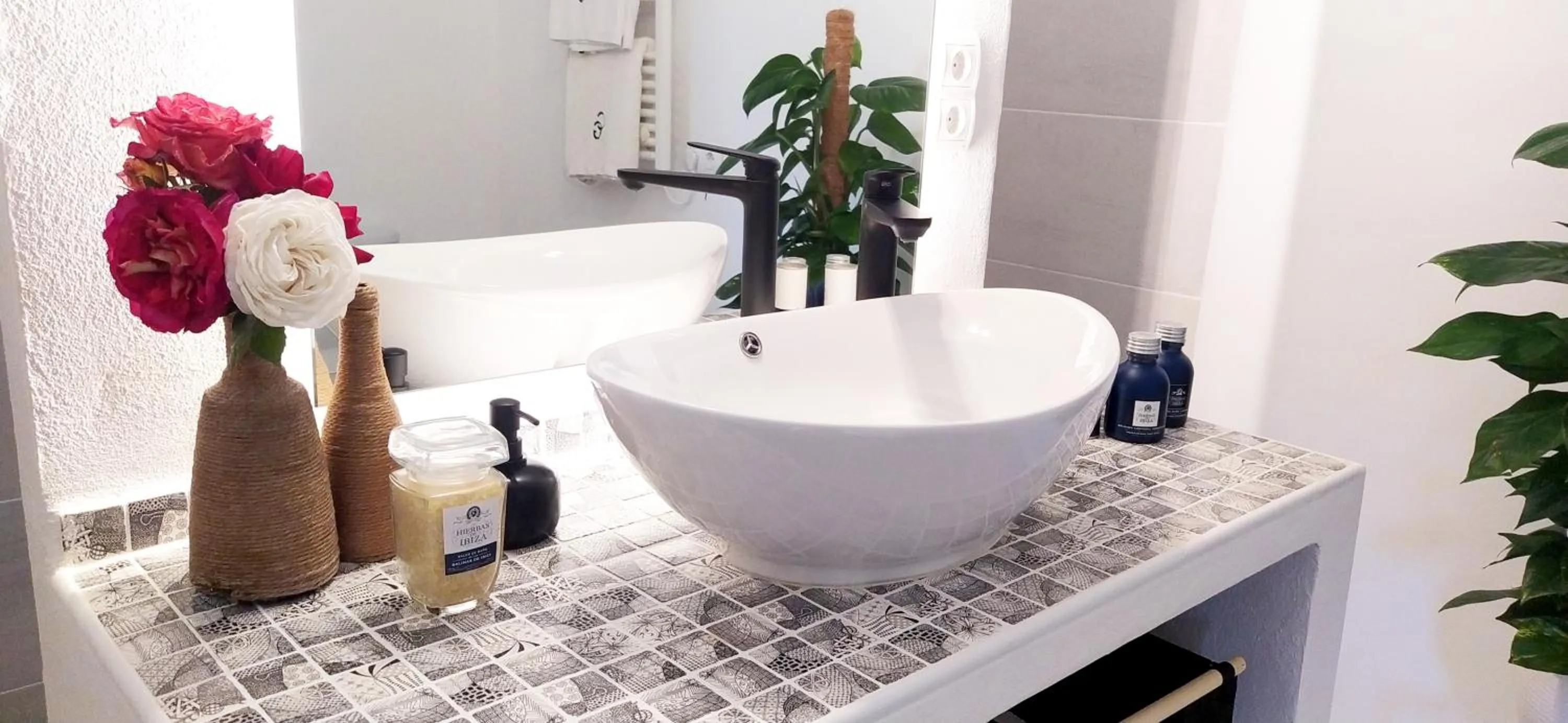 Bathroom in Agroturismo Can Guillem