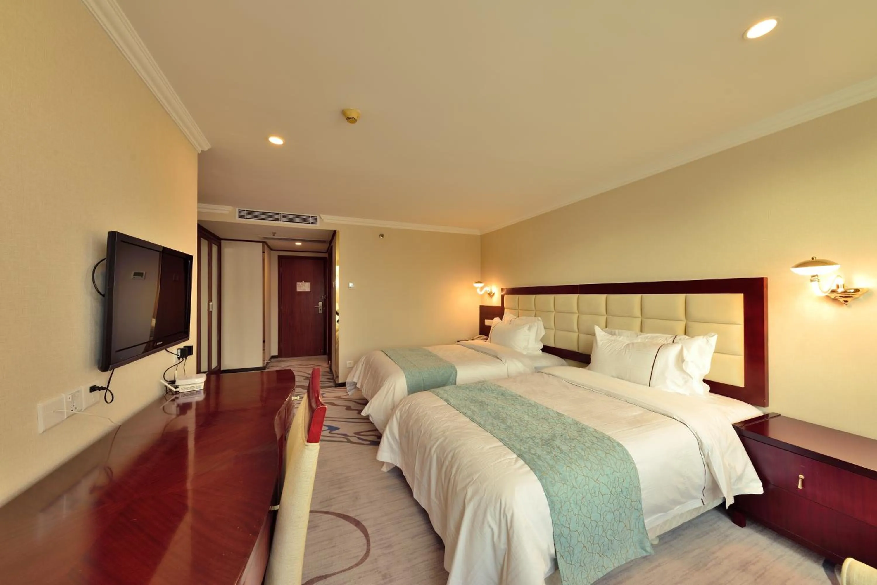 Bed in Hai Jun Hotel Guangzhou