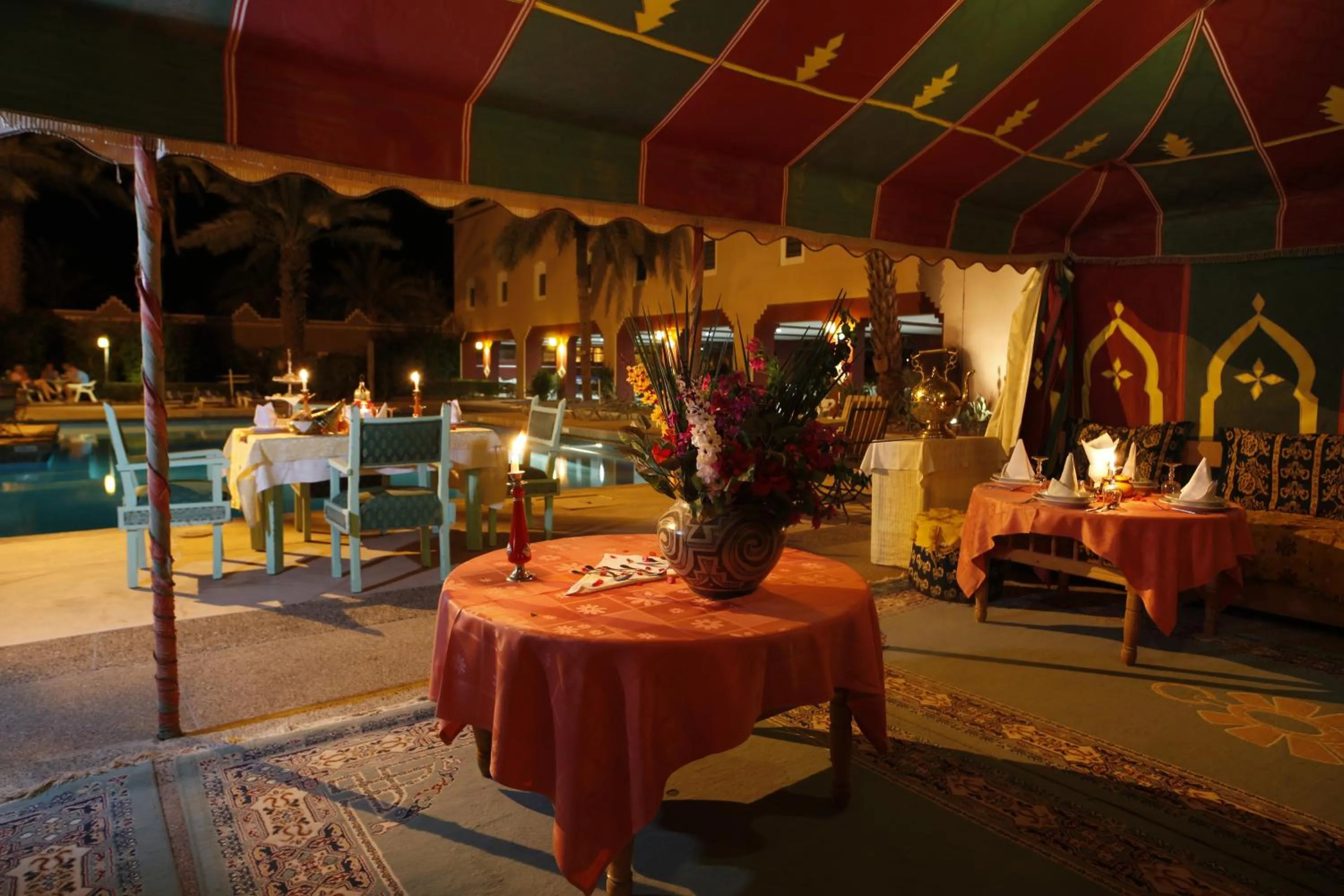 Restaurant/places to eat in Hôtel Le Tinsouline