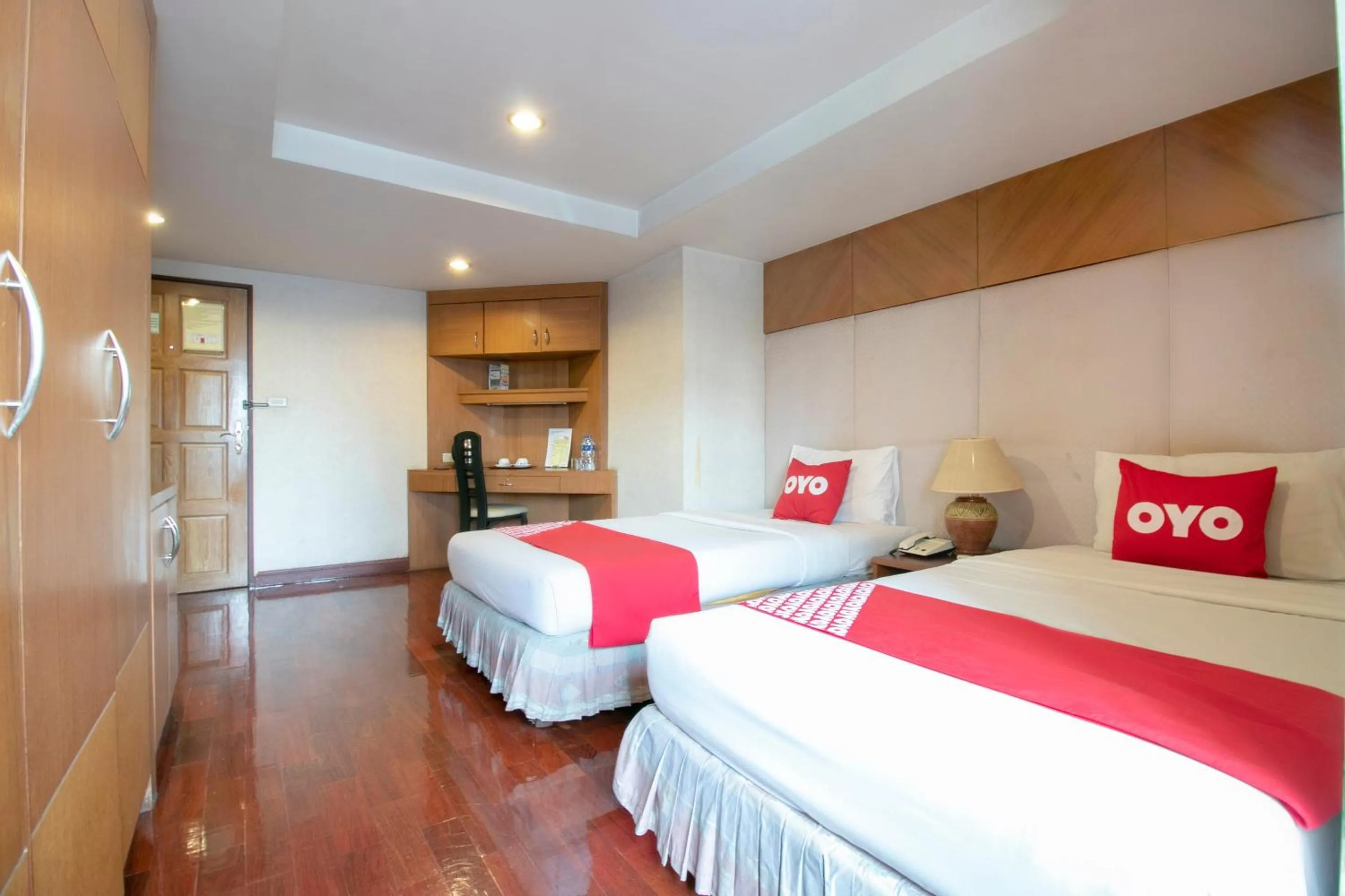 Bedroom, Bed in Hotel Win Long