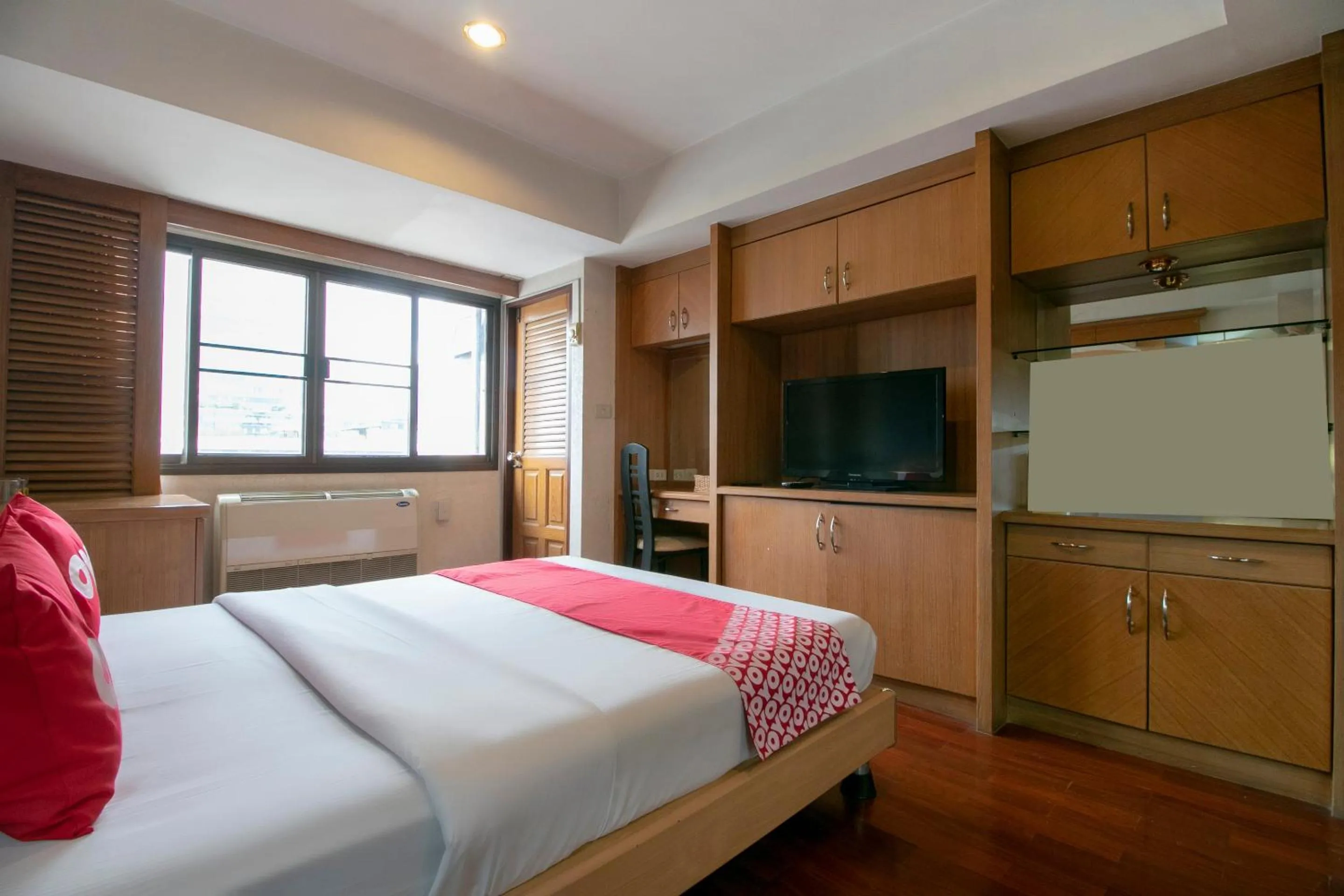 Bedroom, Bed in Hotel Win Long