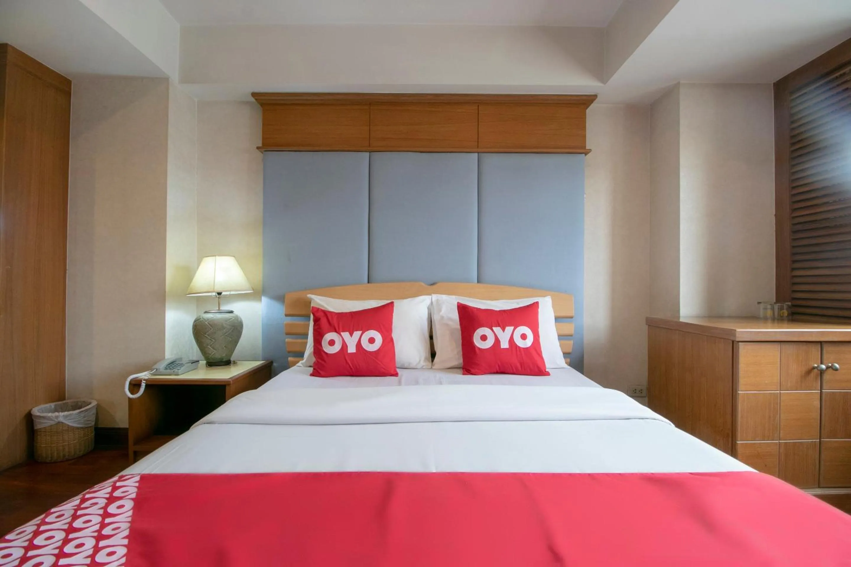 Bedroom, Bed in Hotel Win Long