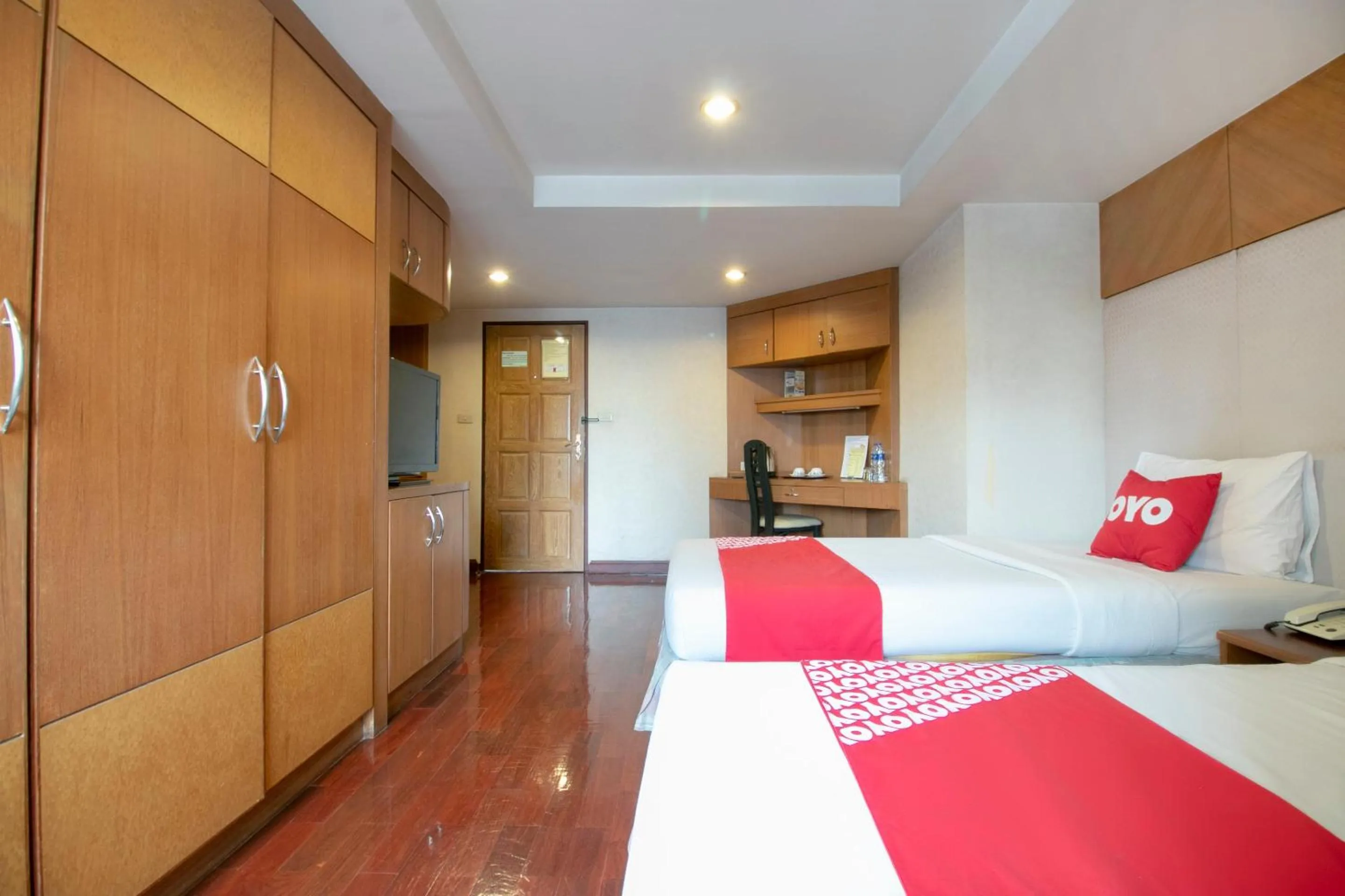 Bedroom, Bed in Hotel Win Long