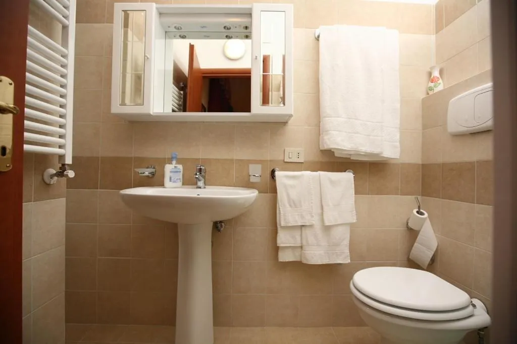 Bathroom in B&B Cappuccino - Bed & Breakfast Kosher