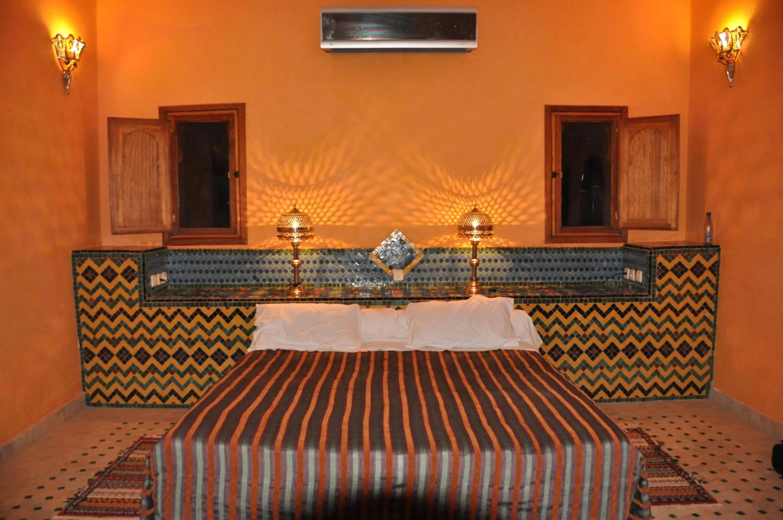 Bed in Hotel Kasbah Azalay