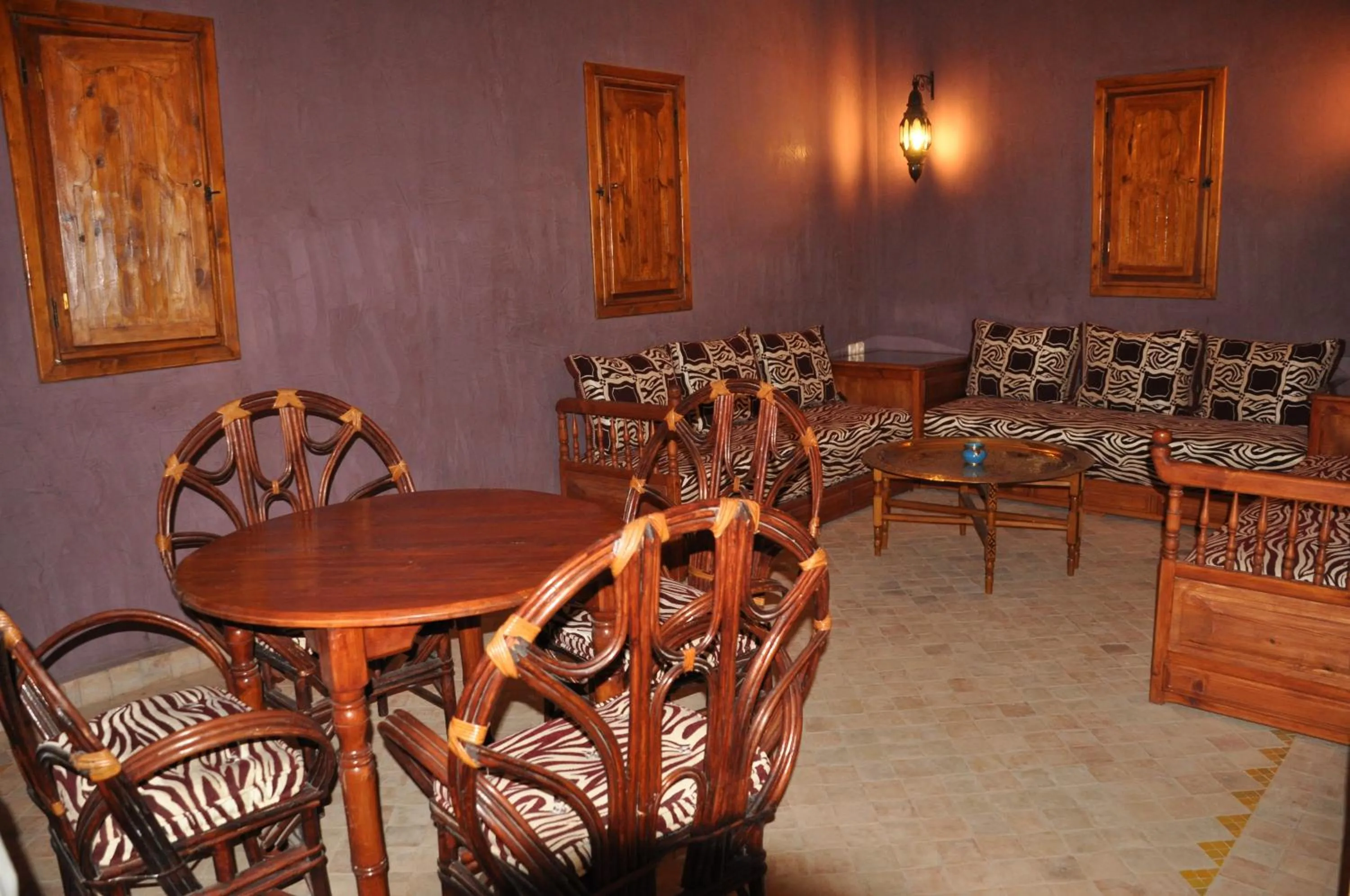 Seating area in Hotel Kasbah Azalay