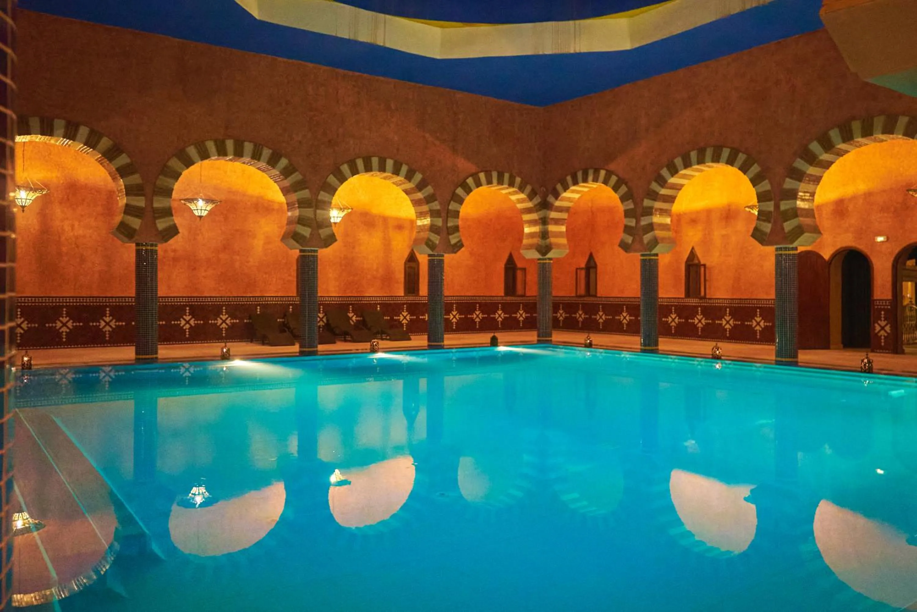Swimming pool in Hotel Kasbah Azalay