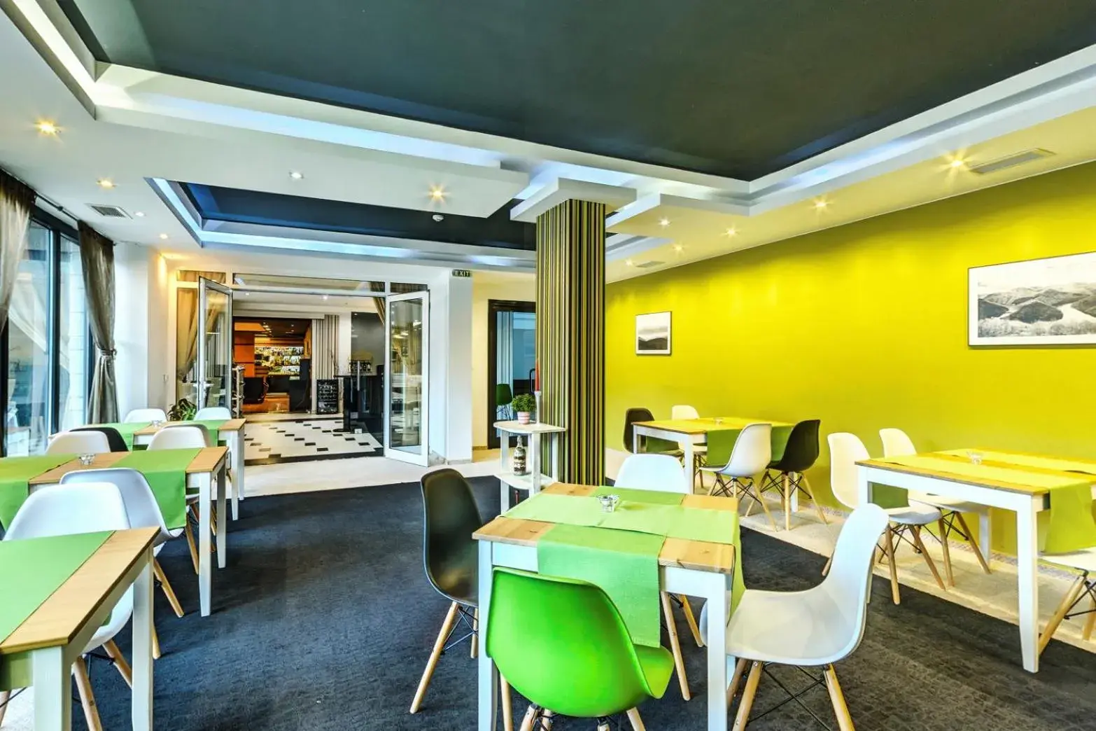 Restaurant/places to eat in Saint George Palace Aparthotel Restaurant/places to eat in Saint George Palace Aparthotel