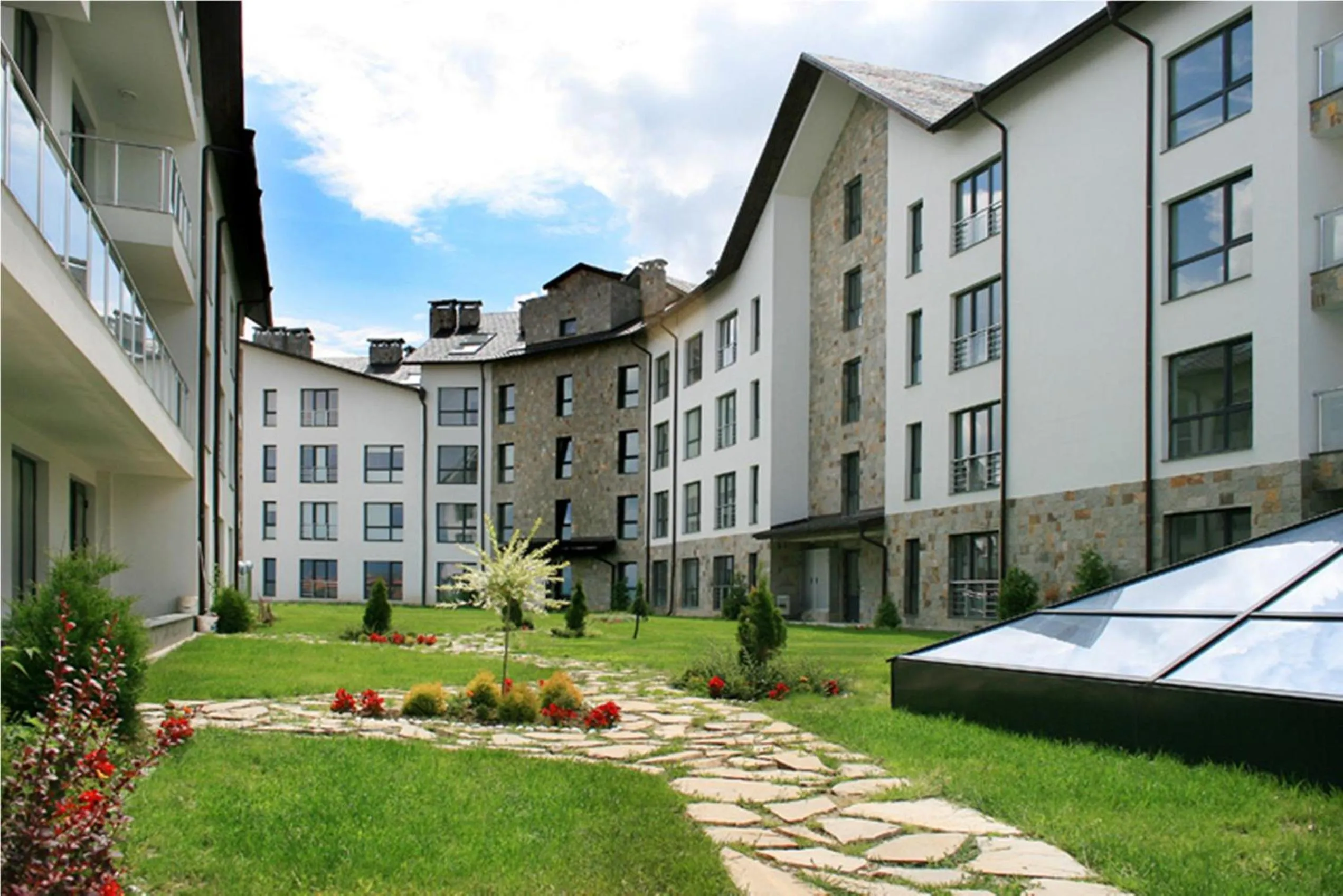 Facade/entrance in Saint George Palace Aparthotel