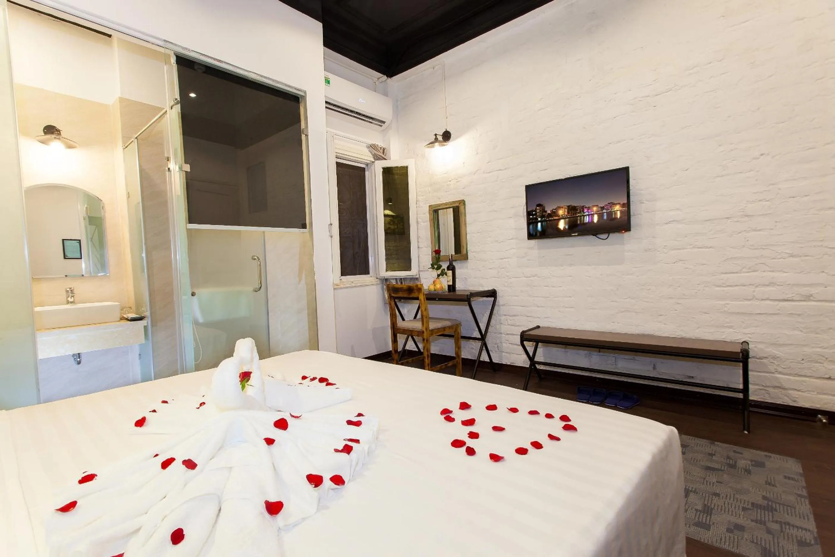 Bed in Luxury Backpakers Hotel