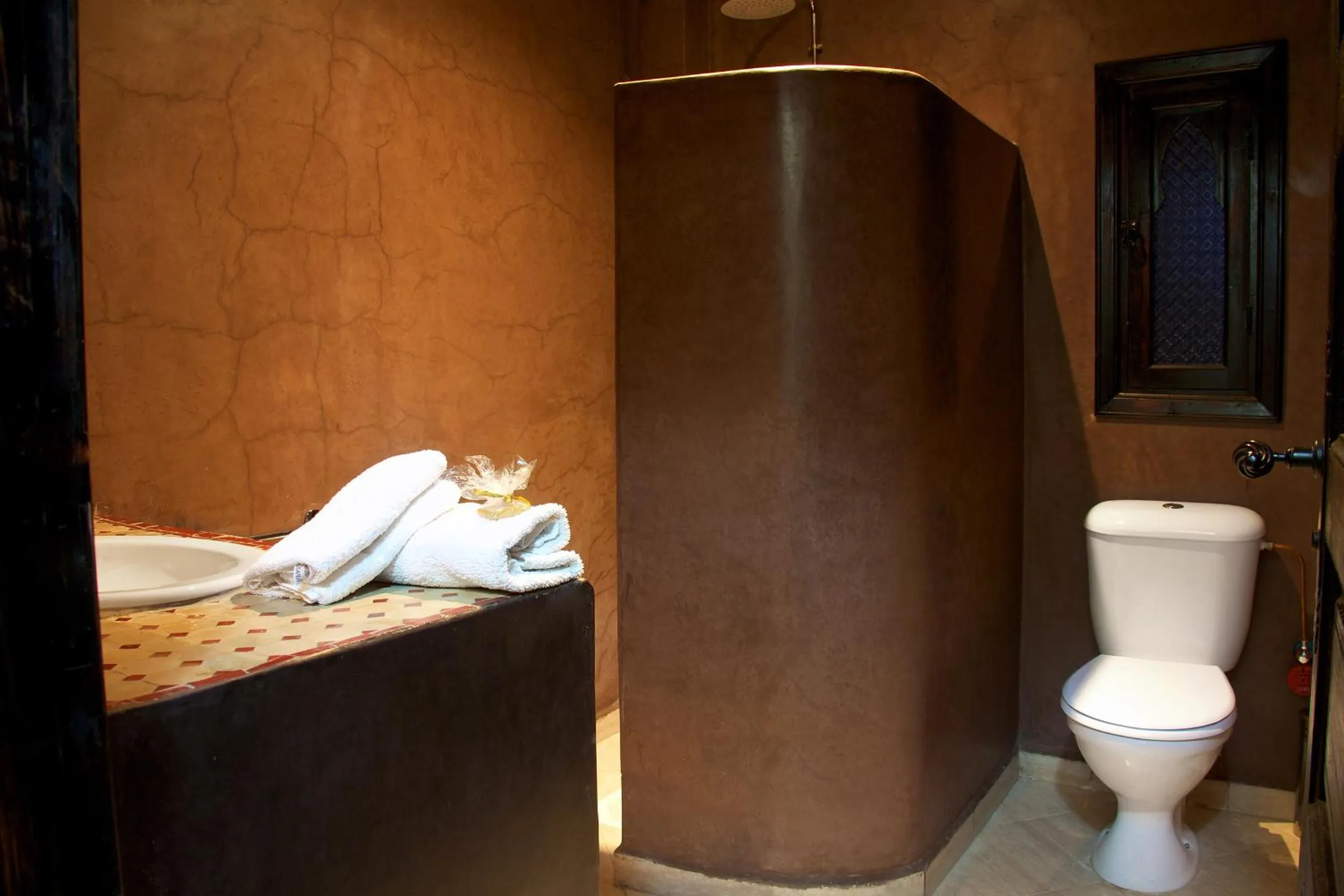 Bathroom in Hotel Azoul