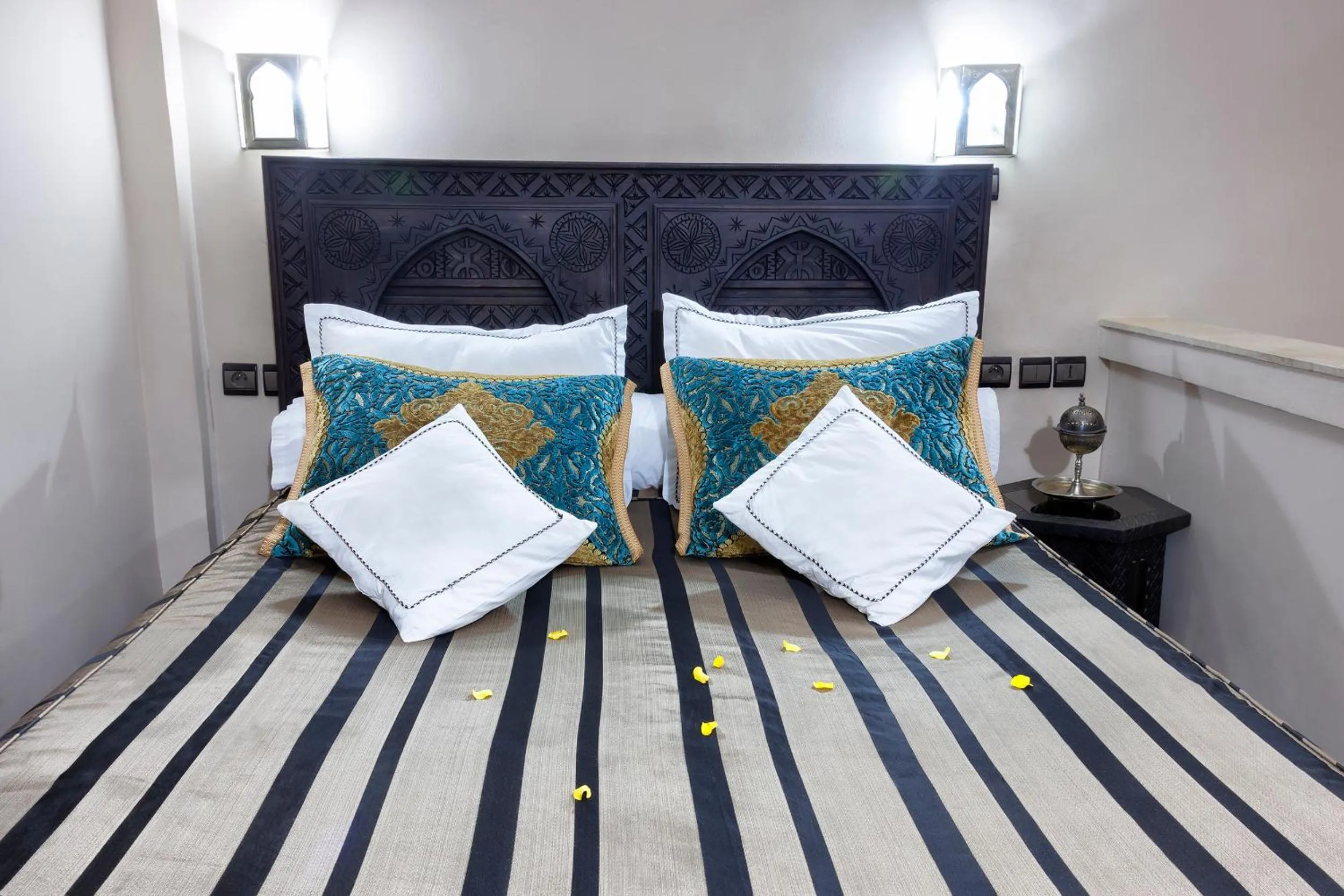 Bedroom, Bed in Hotel Azoul