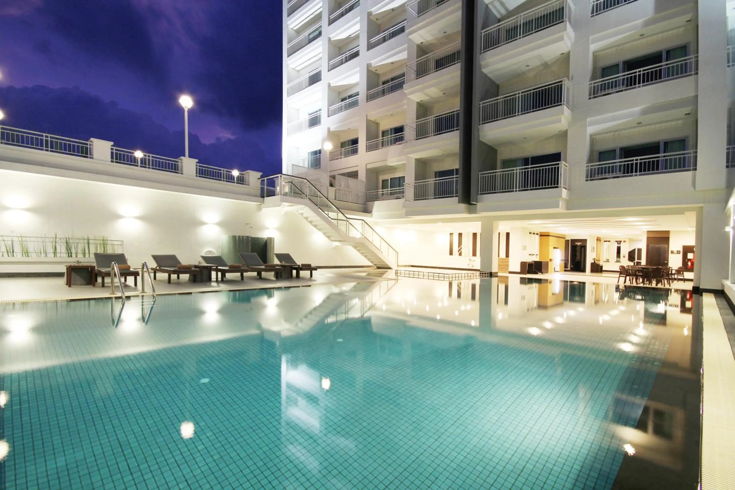 Swimming pool in Kantary Hotel Kabinburi