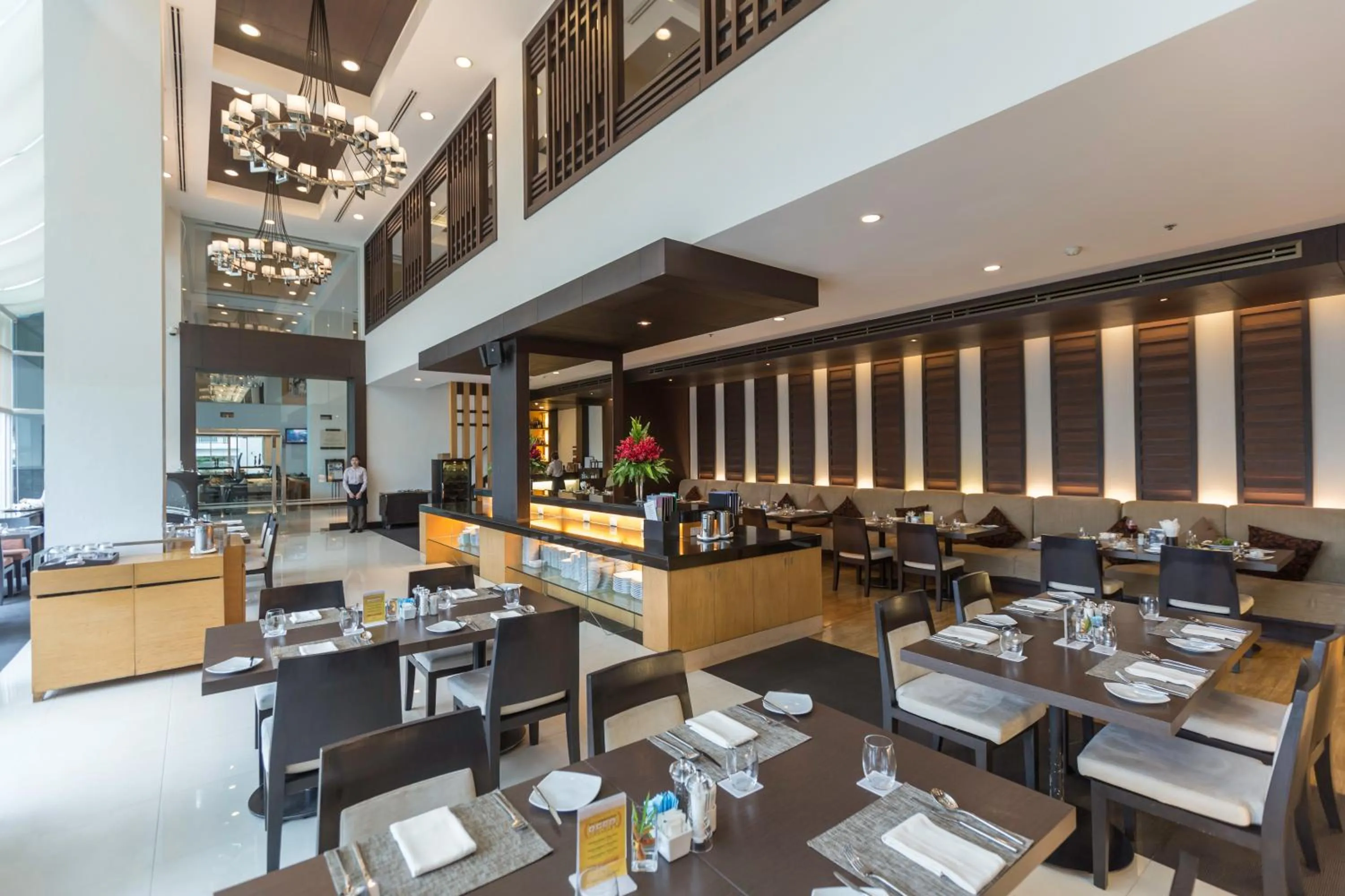 Restaurant/places to eat in Kantary Hotel Kabinburi