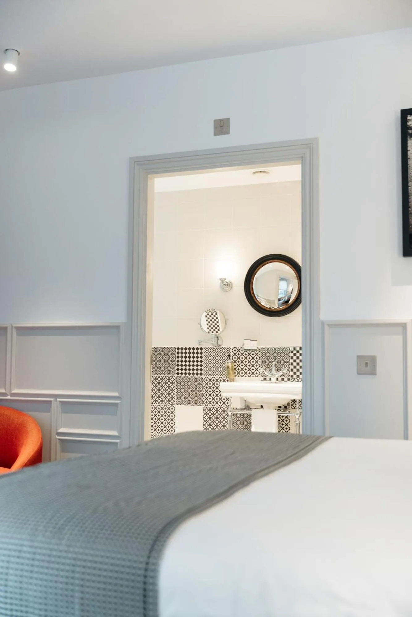 Bed in Leicester House Hotel