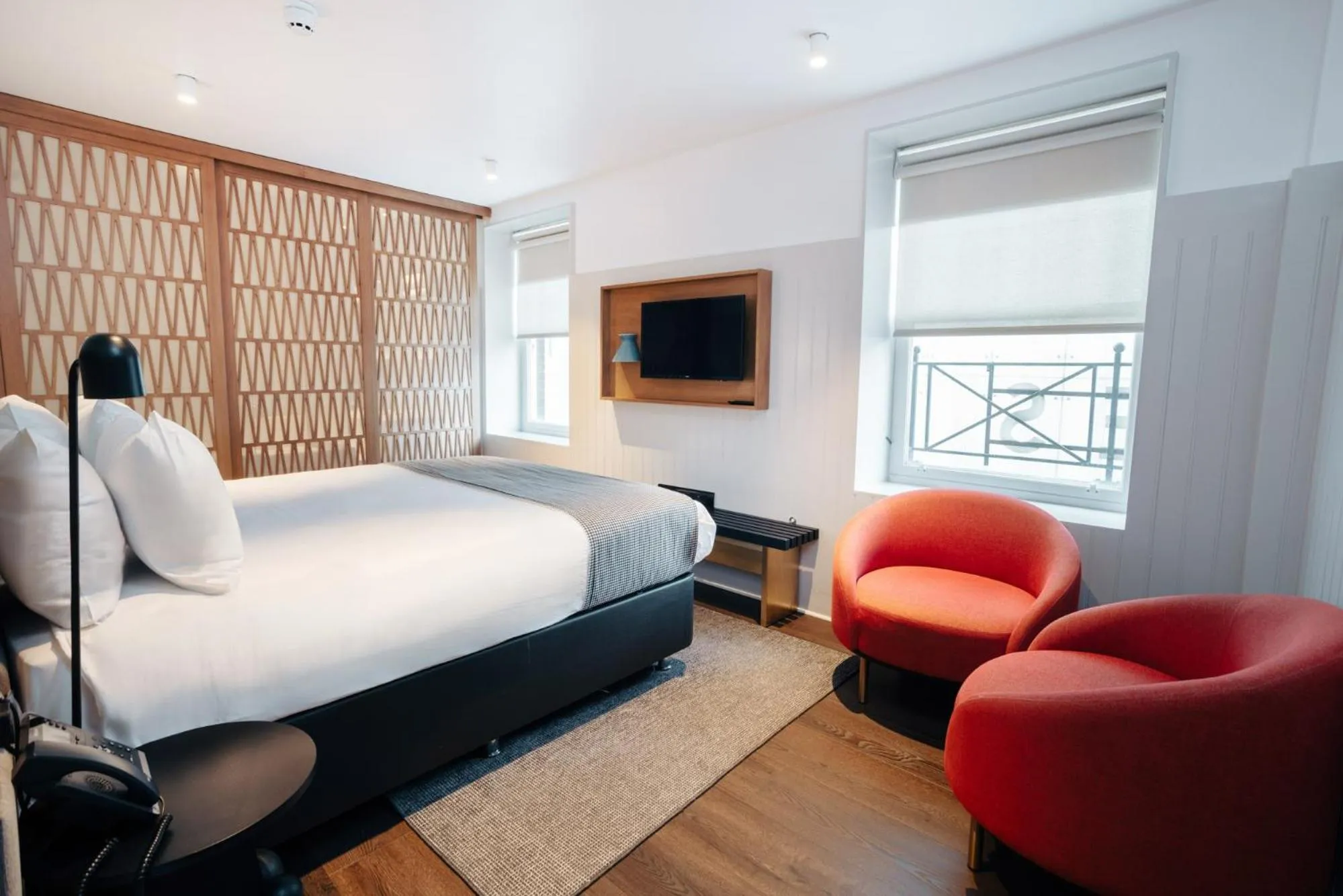 Bed in Leicester House Hotel