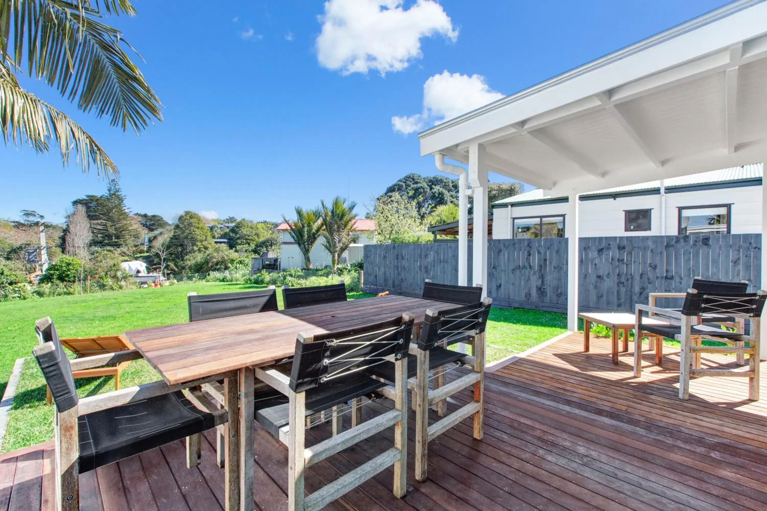 The Little Blue Bach in Oneroa Village by Waiheke Unlimited The Little Blue Bach in Oneroa Village by Waiheke Unlimited