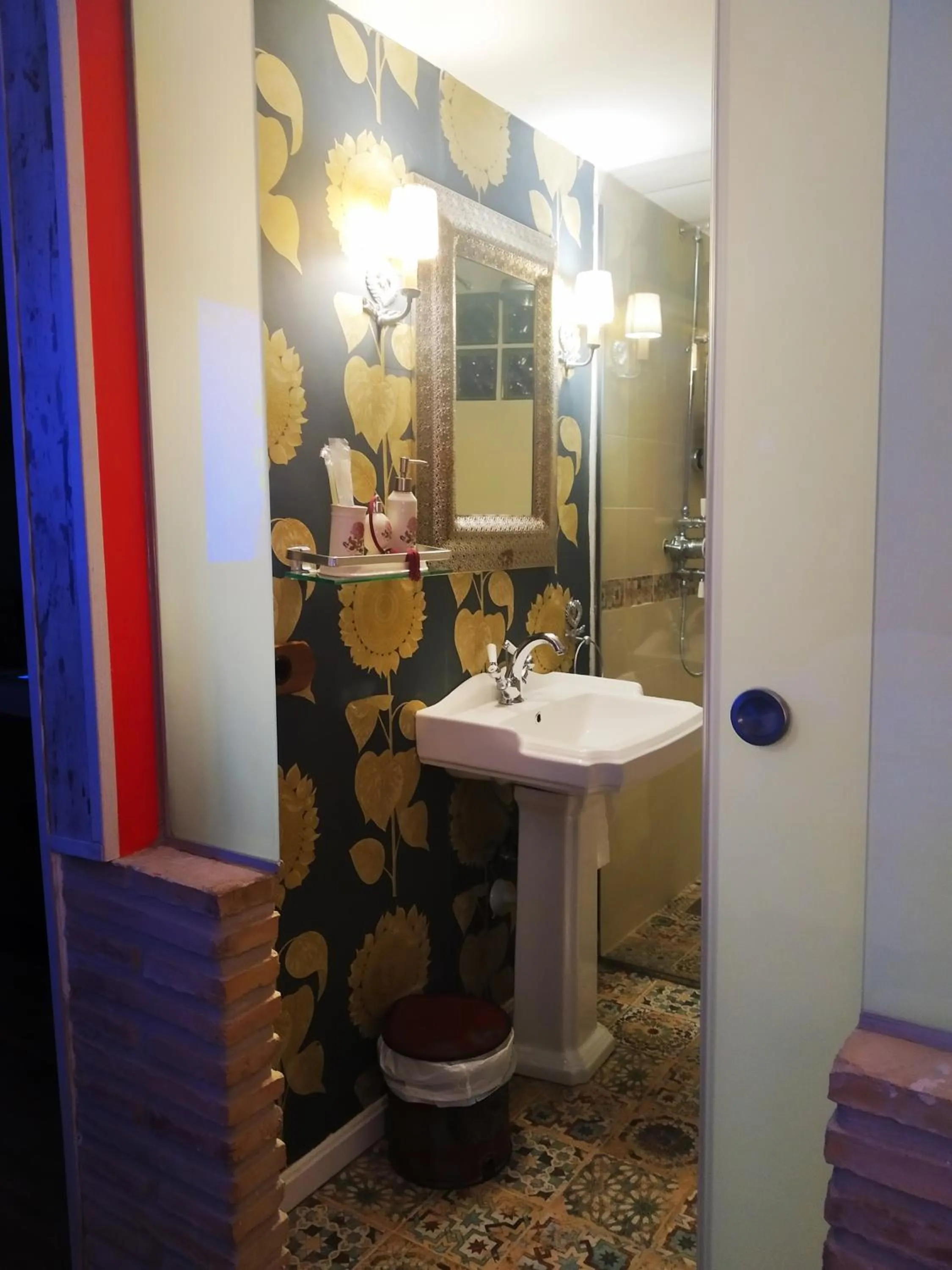 Bathroom in Hotel Boutique Real Posada De Liena con jacuzzi y Restaurante Liena