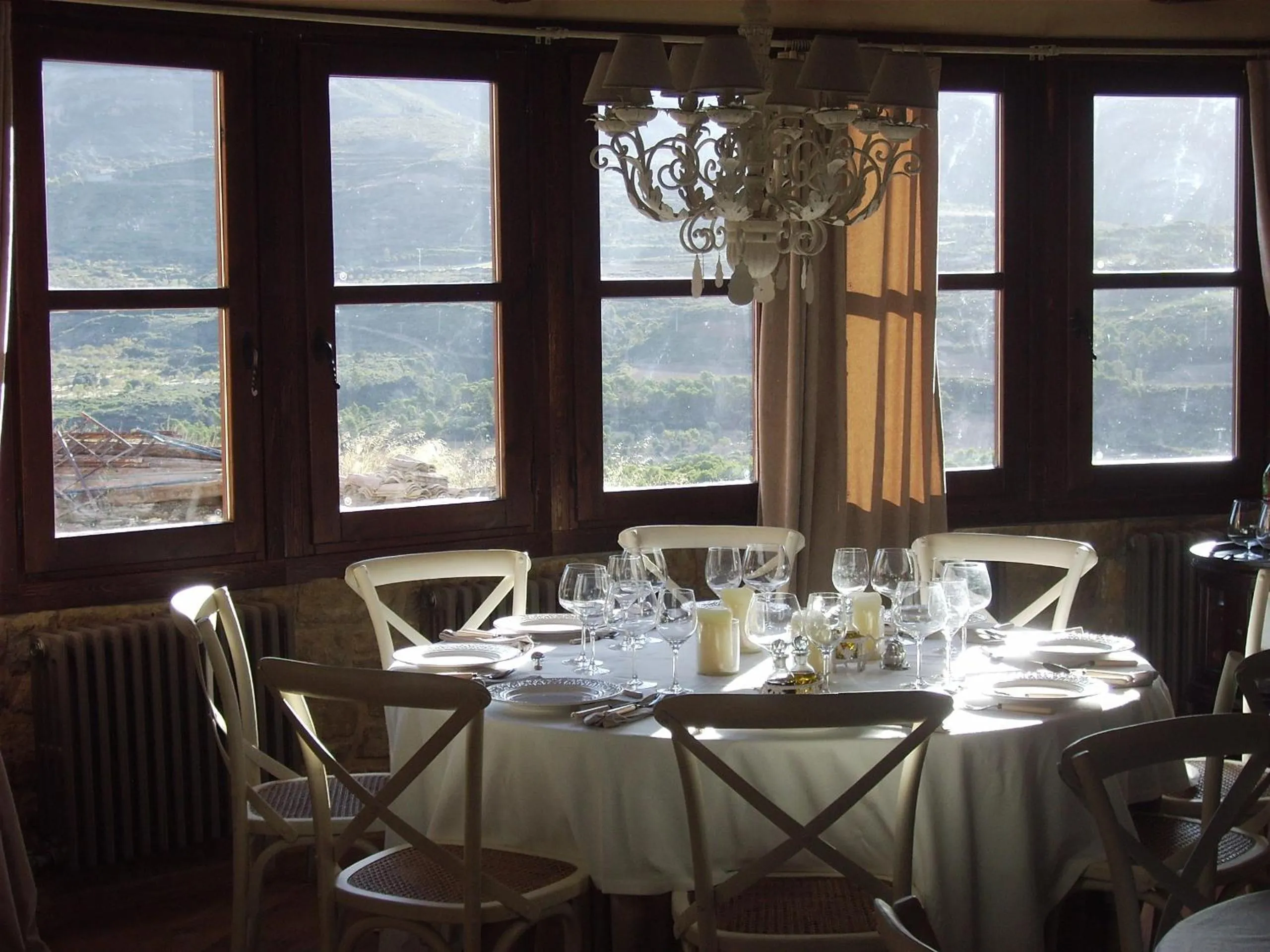 Restaurant/places to eat in Hotel Boutique Real Posada De Liena con jacuzzi y Restaurante Liena