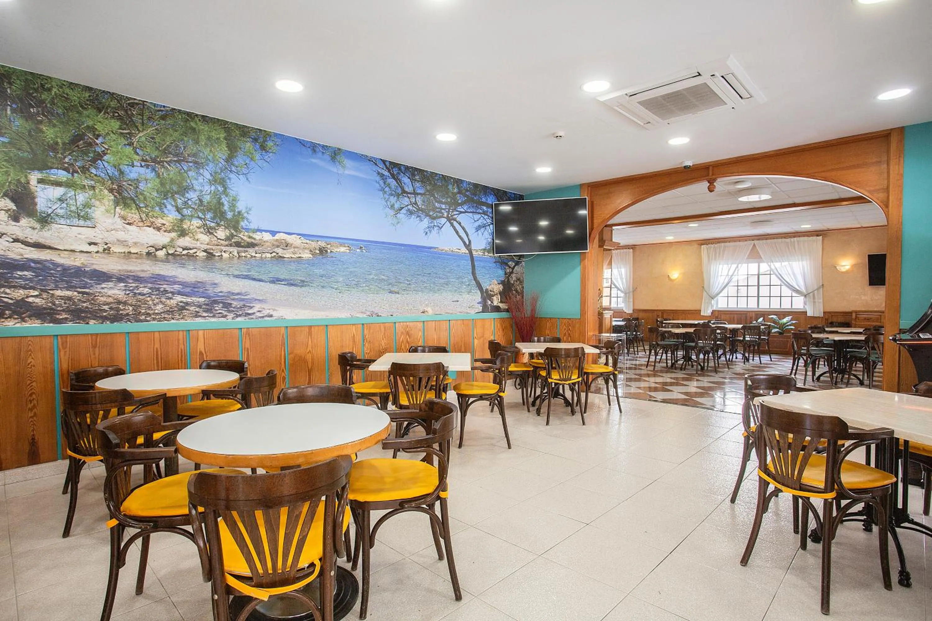 Restaurant/places to eat in Hotel Playa Sol