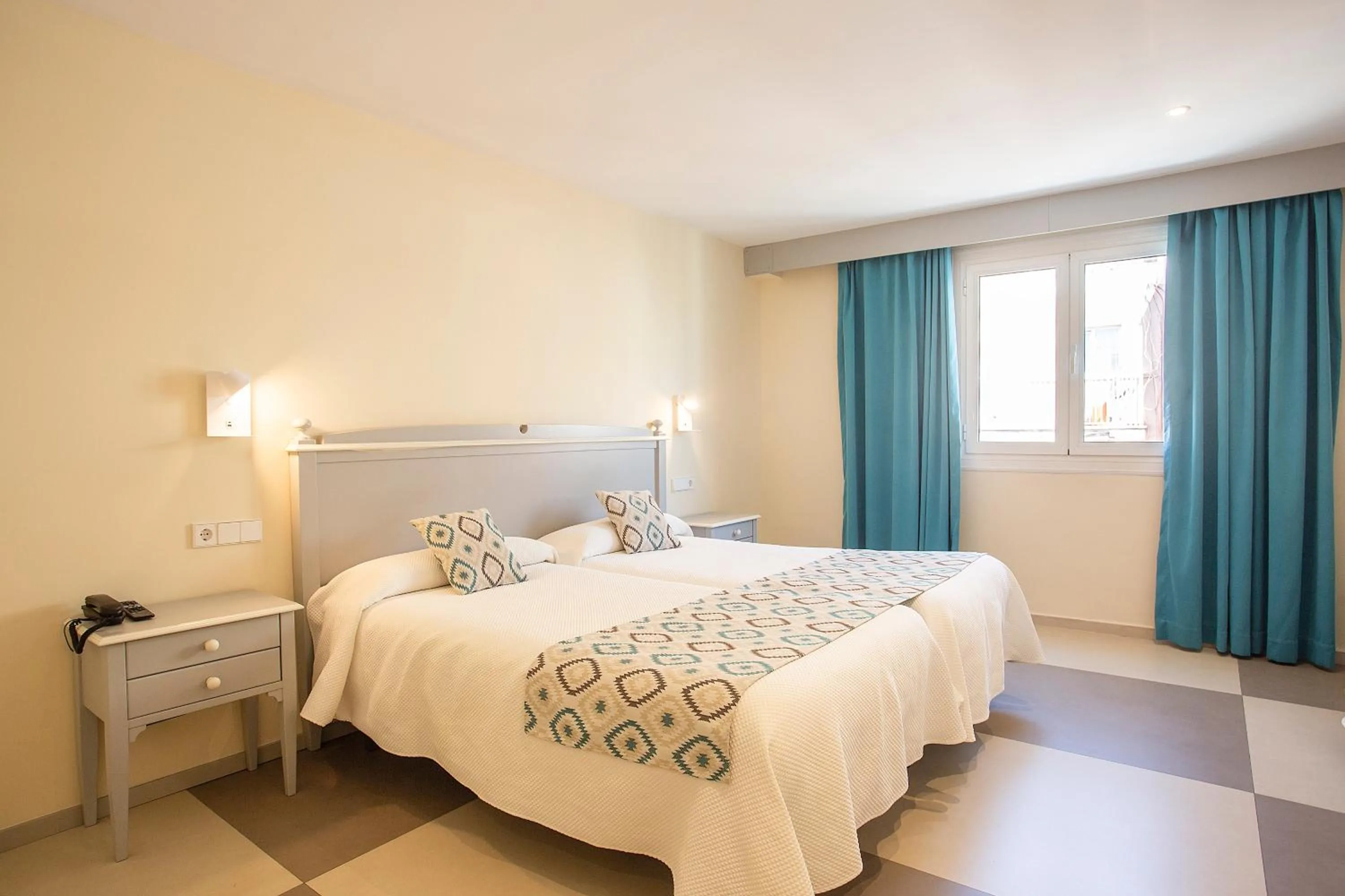 Bed in Hotel Playa Sol