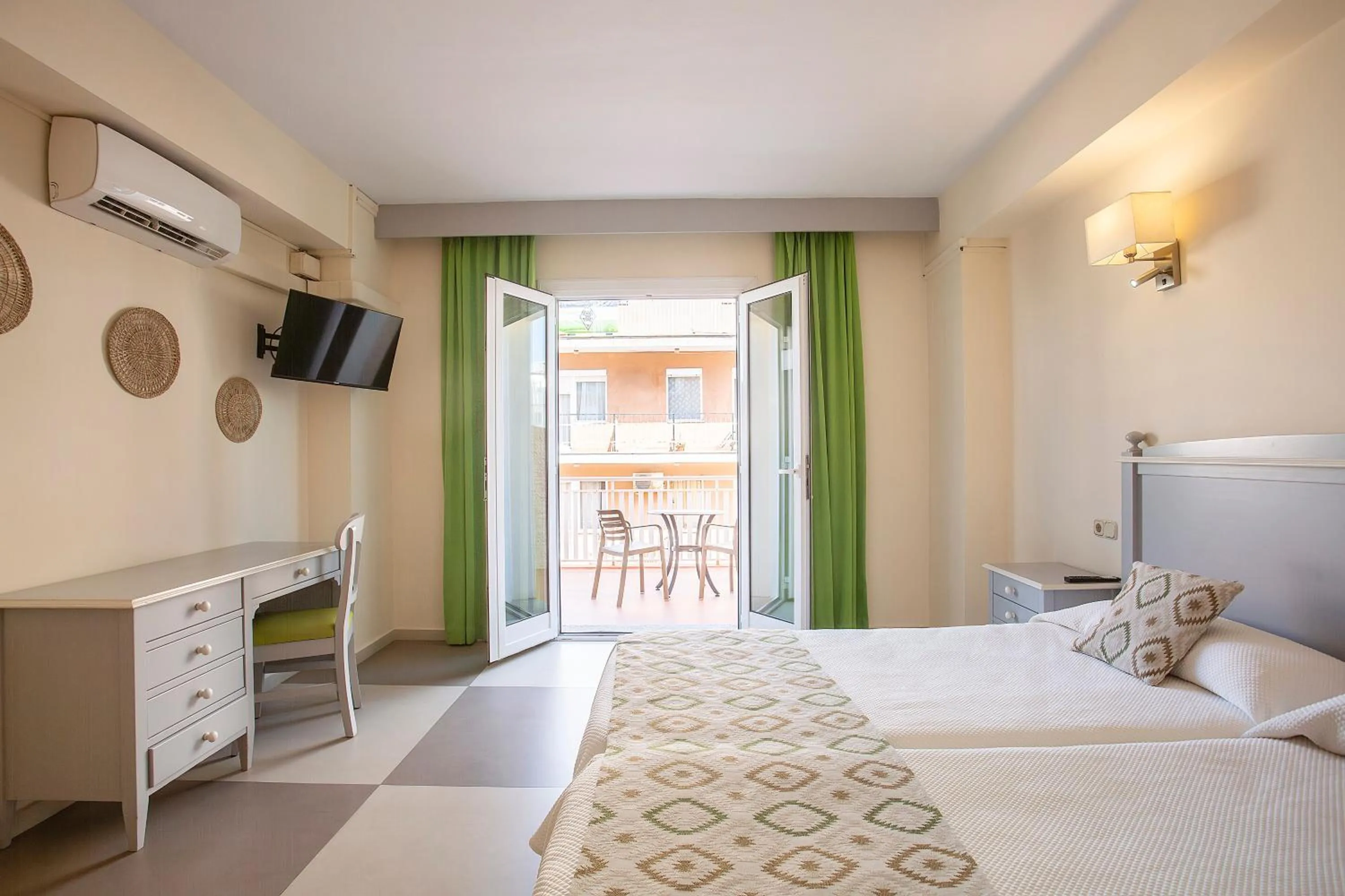 Bed in Hotel Playa Sol