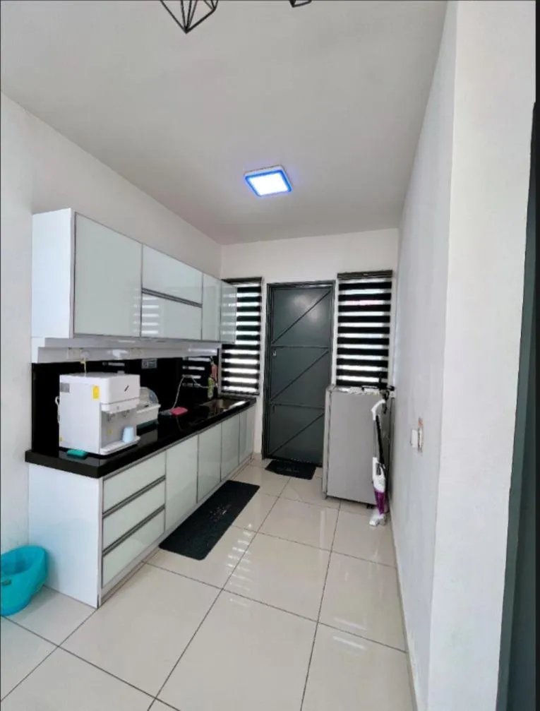 Kitchen or kitchenette in A&H 81 HOMESTAY ALOR SETAR