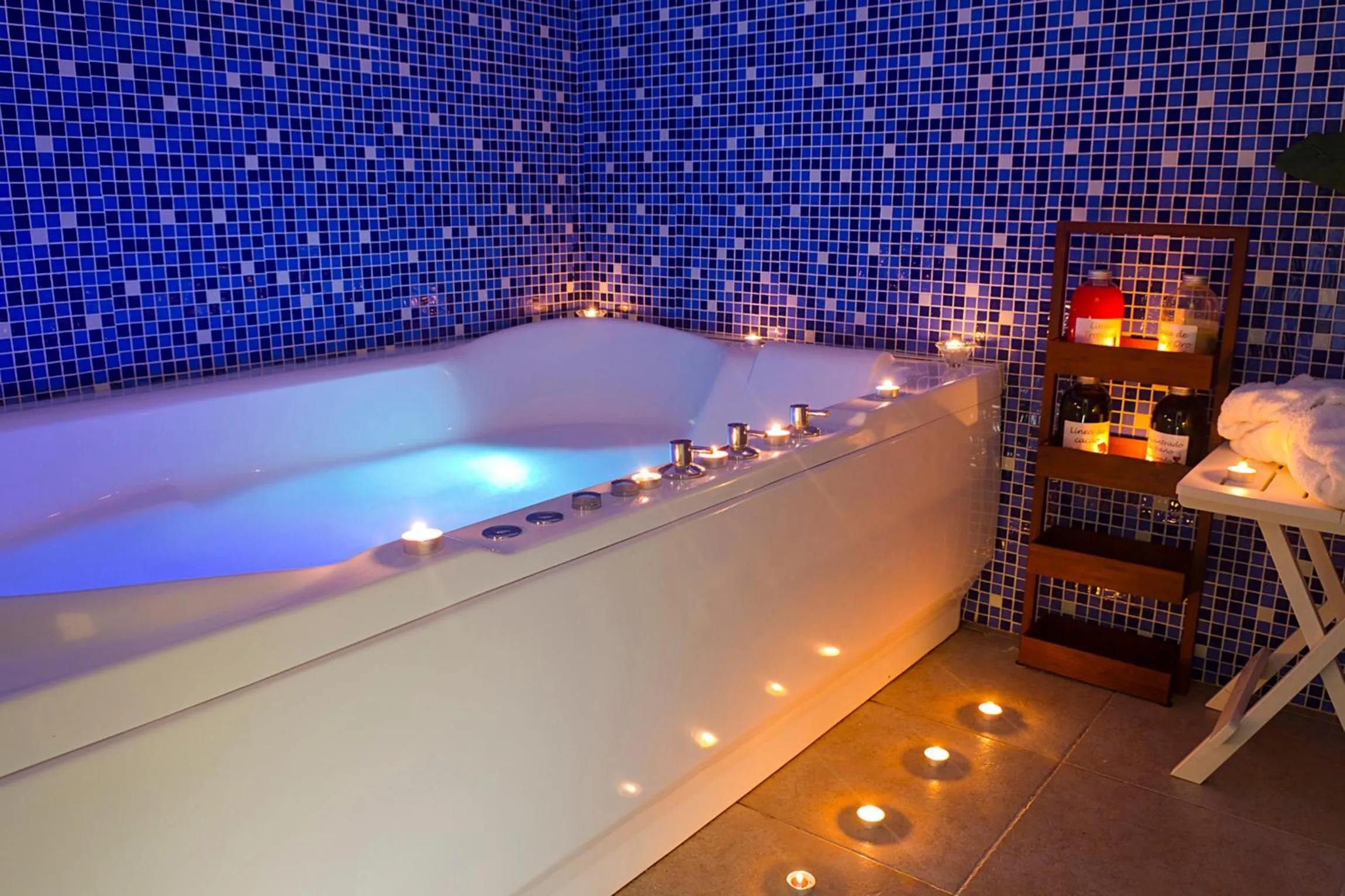 Hot Tub in Hotel Xauen