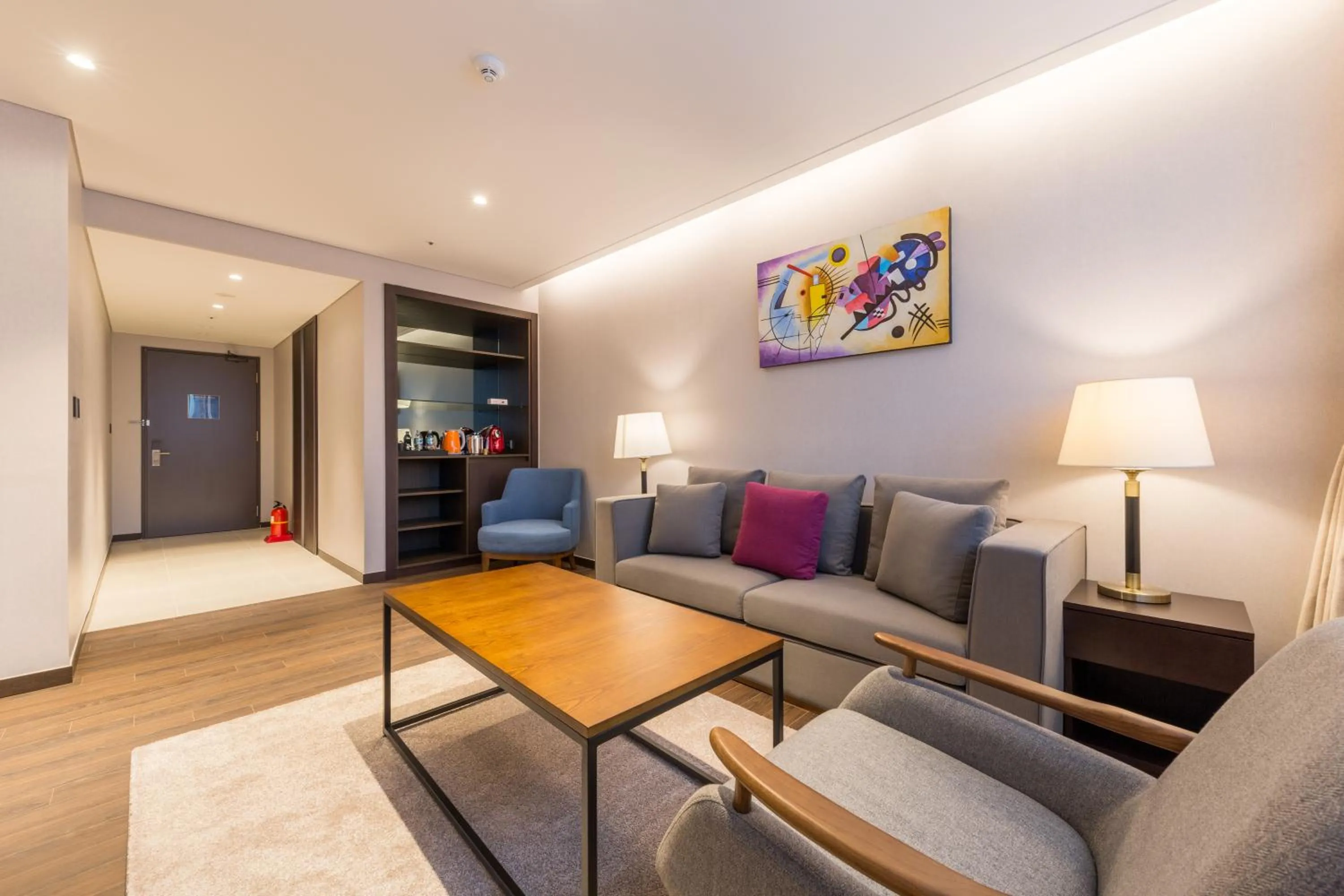 Living room in Howard Johnson by Wyndham Incheon Airport