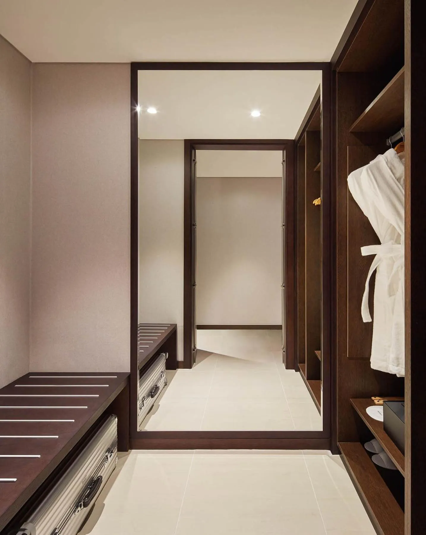 Decorative detail, Bed in Howard Johnson by Wyndham Incheon Airport