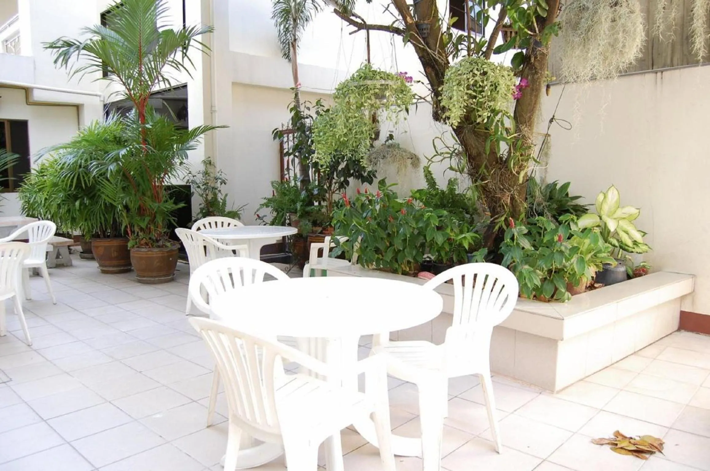Veerachai Court
