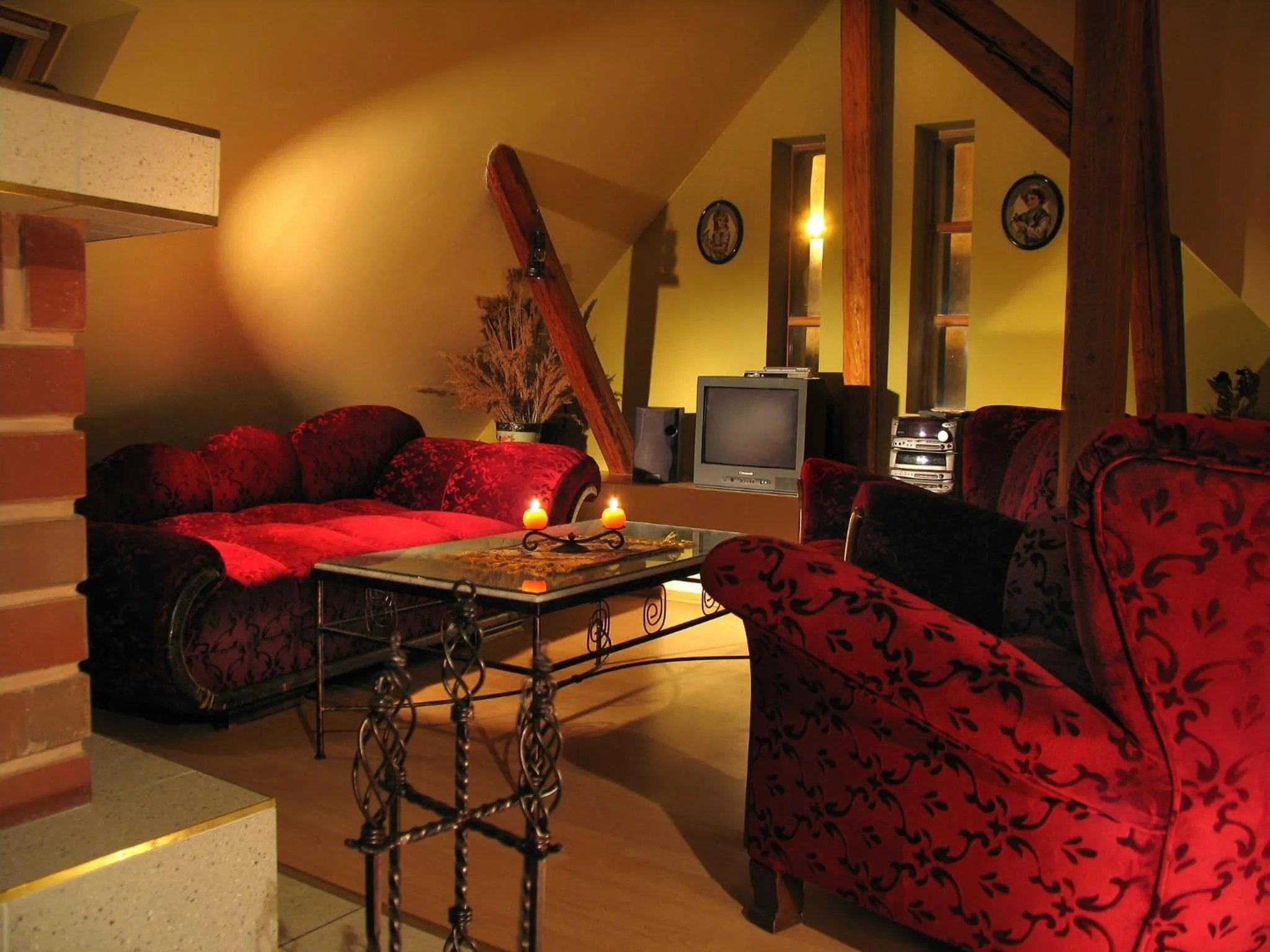 Superior Two-Bedroom Apartment with Balcony in Apartments Zámoček Staré časy