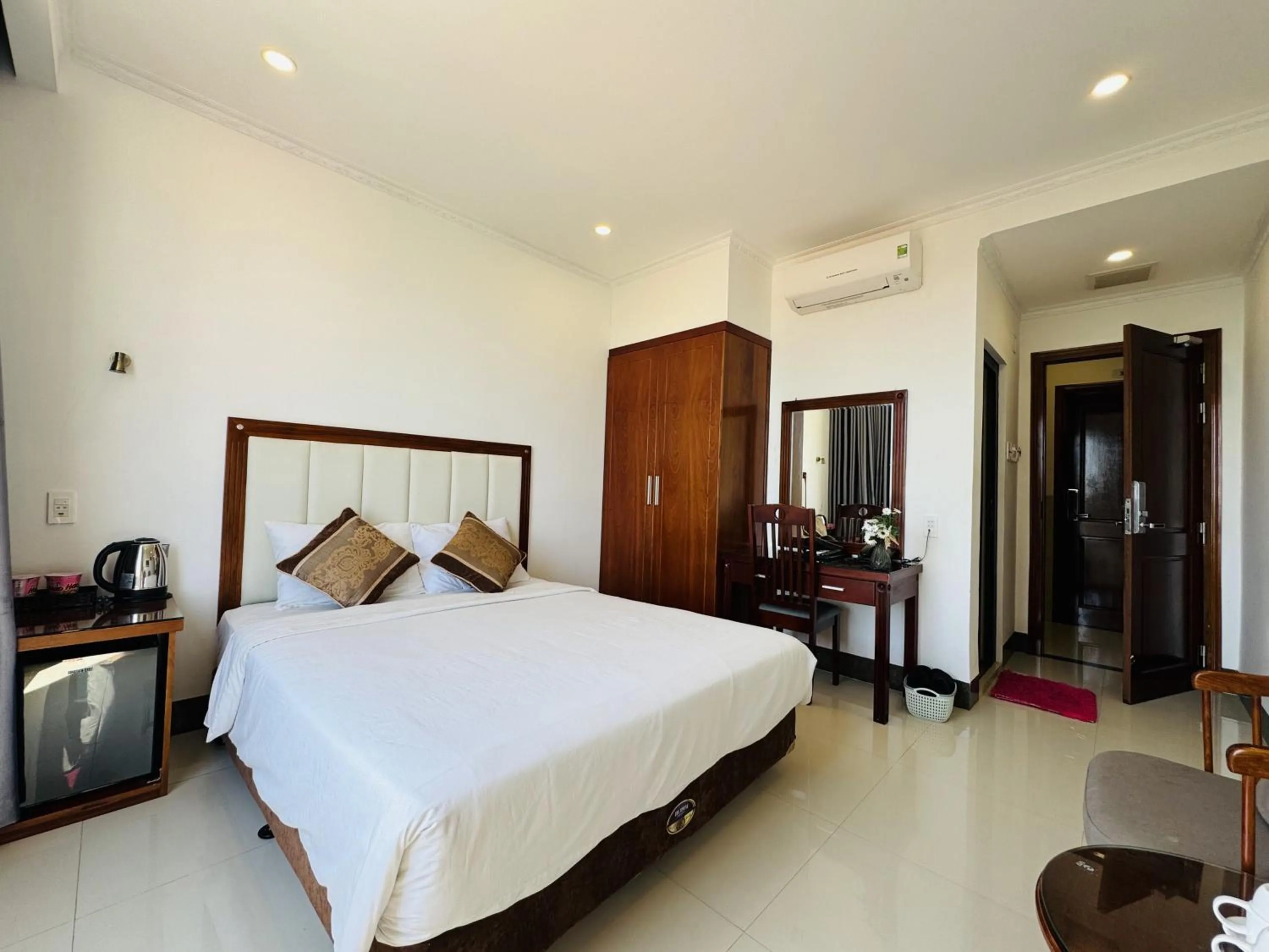 Photo of the whole room, Bed in Khách Sạn Ninh Chữ
