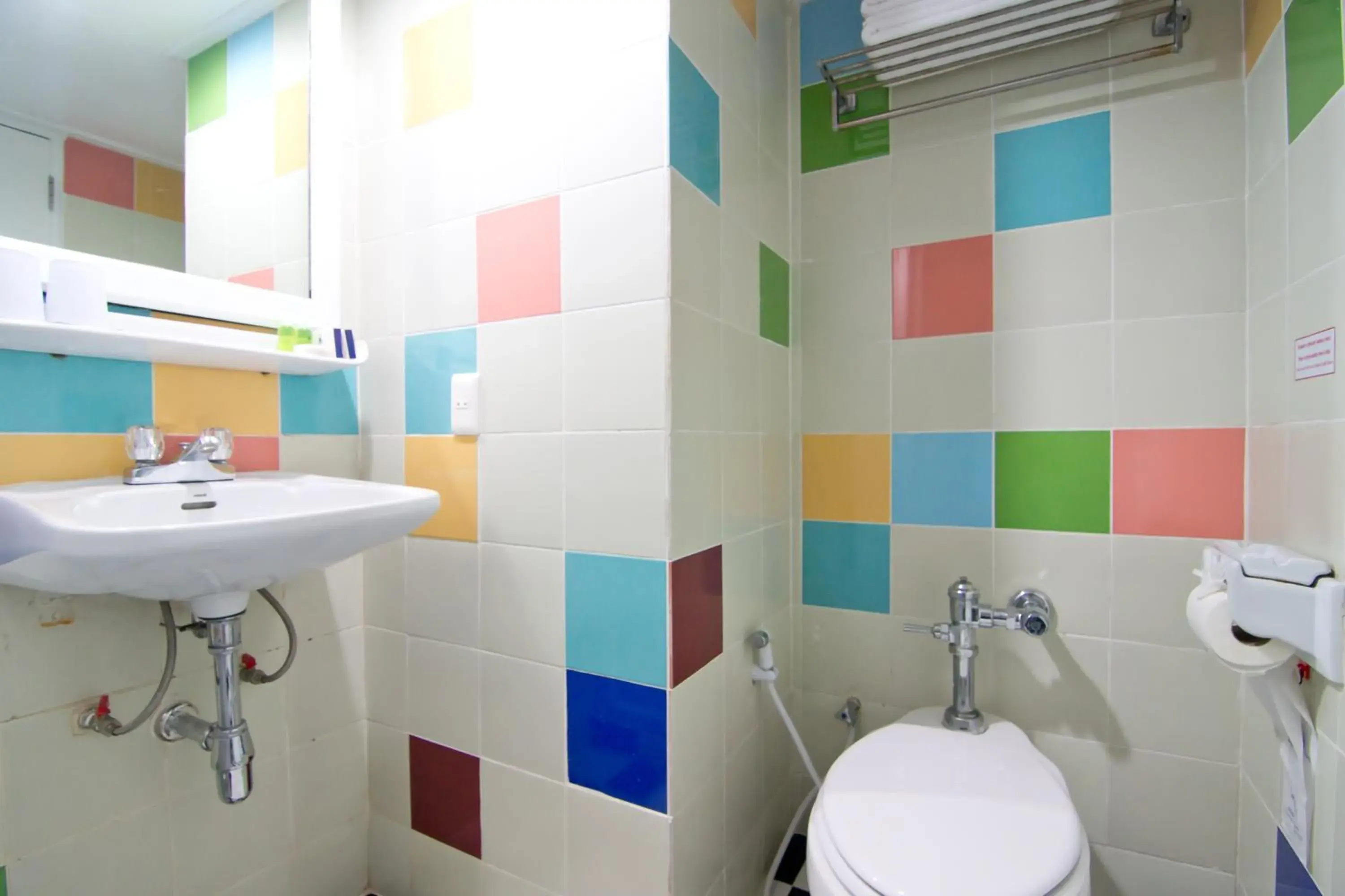 Bathroom in Ambassador City Jomtien Pattaya - Inn Wing