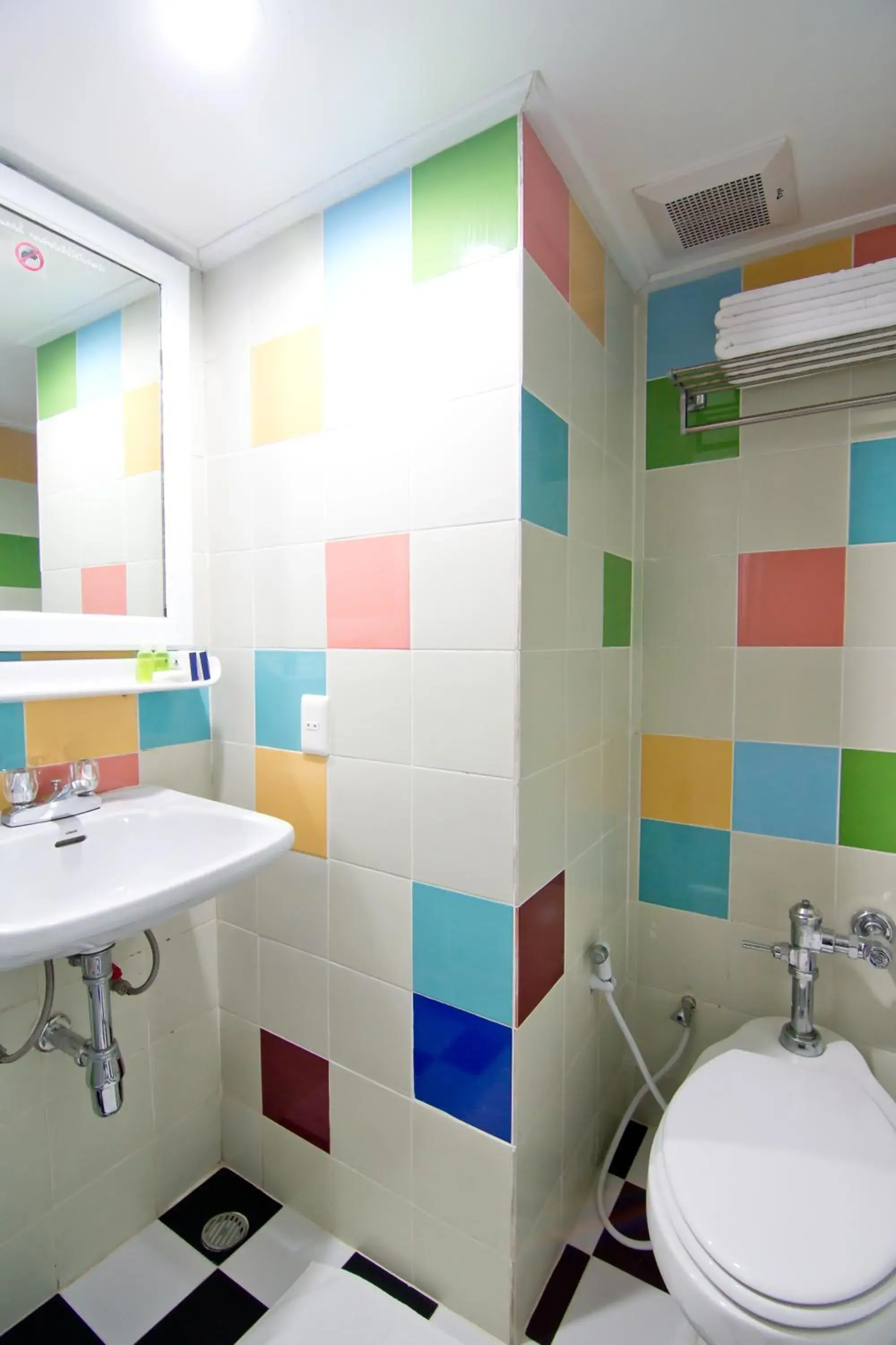 Bathroom in Ambassador City Jomtien Pattaya - Inn Wing