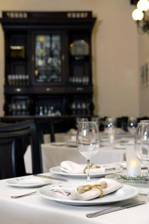 Restaurant/places to eat in La Posada Del Infante