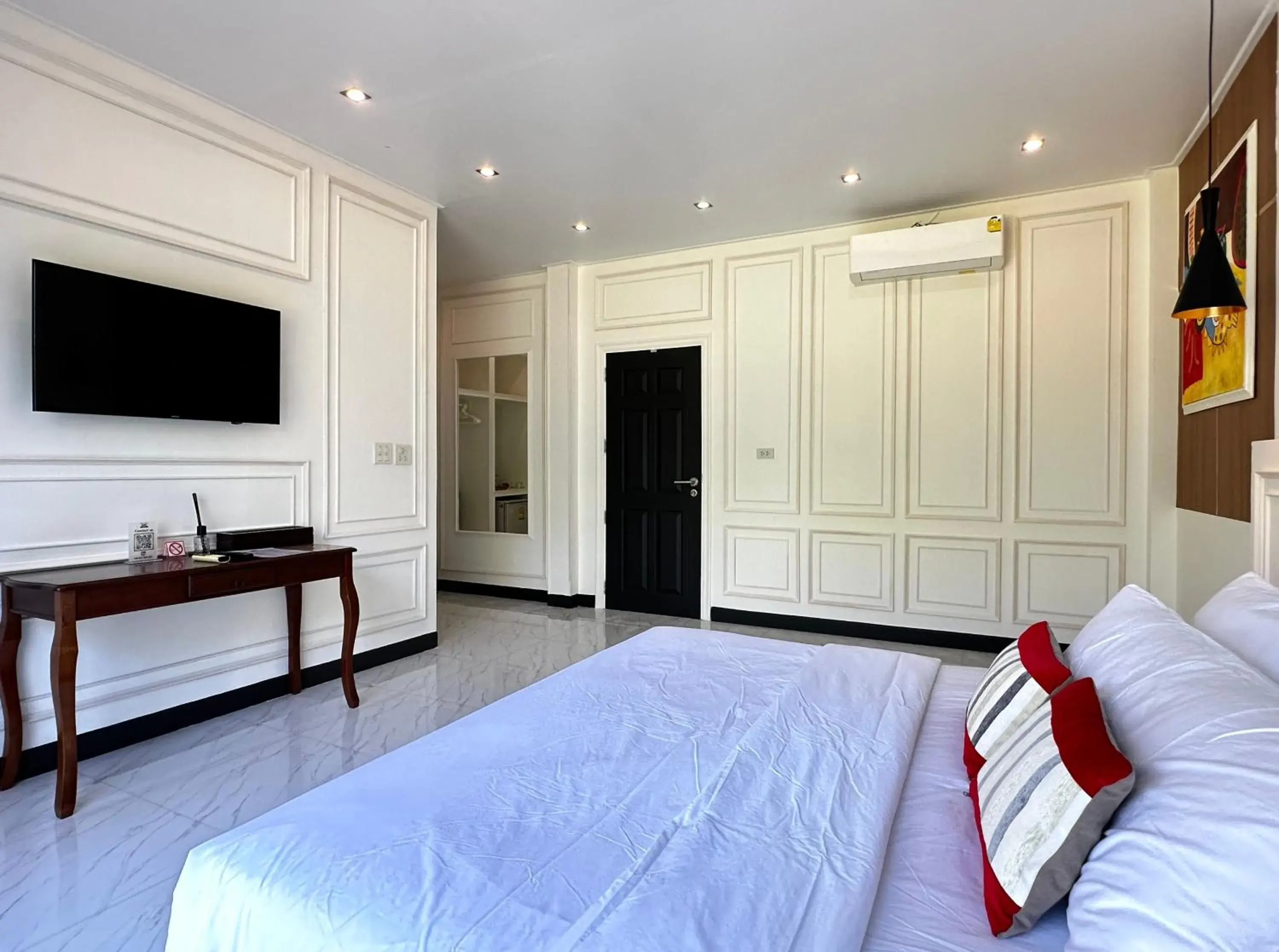 TV and multimedia, Bed in Koh Kood BED's TV and multimedia, Bed in Koh Kood BED's