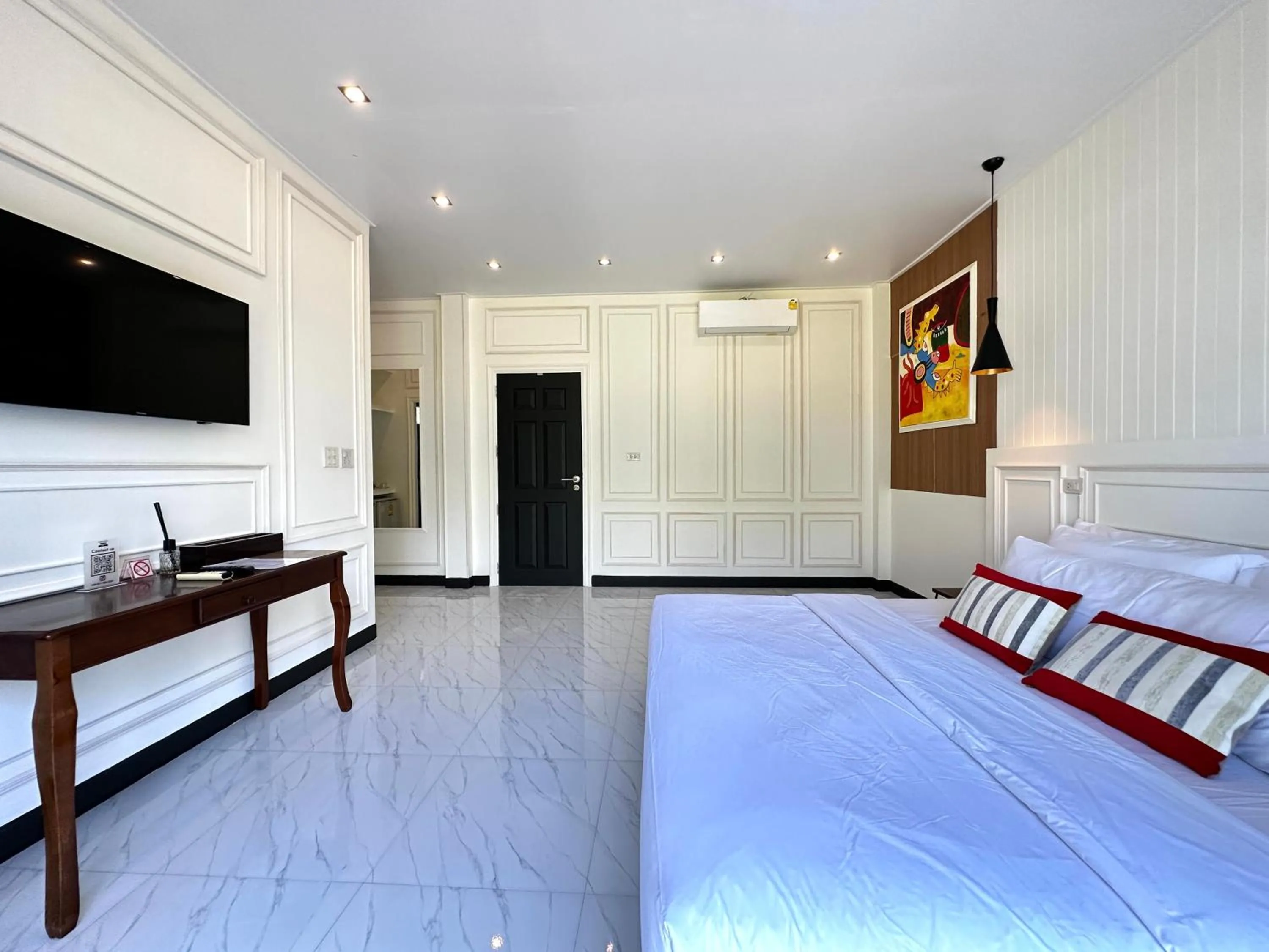 Photo of the whole room, Bed in Koh Kood BED's