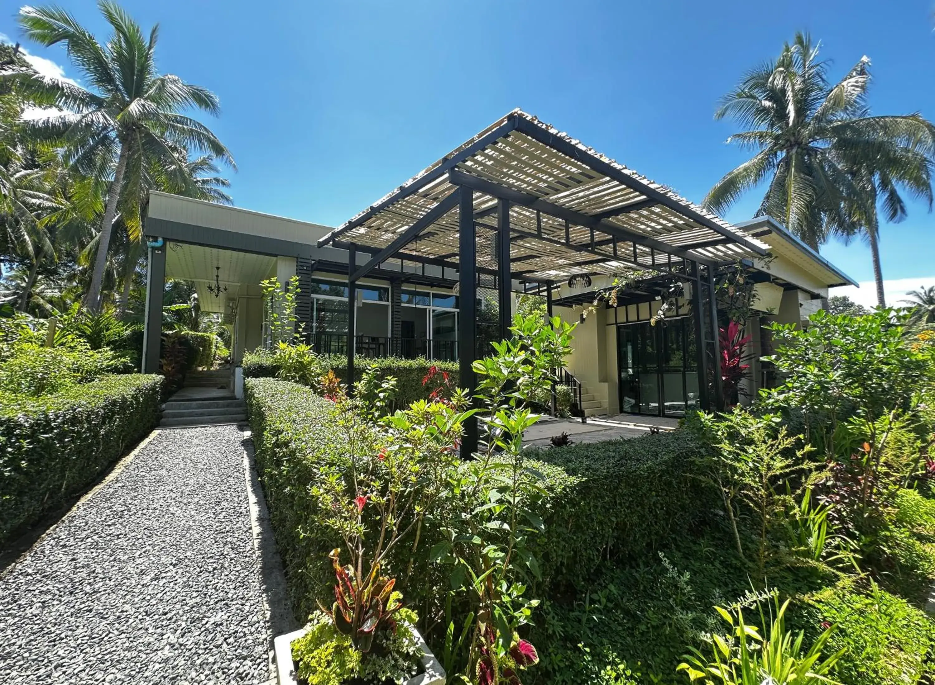 Facade/entrance in Koh Kood BED's Facade/entrance in Koh Kood BED's