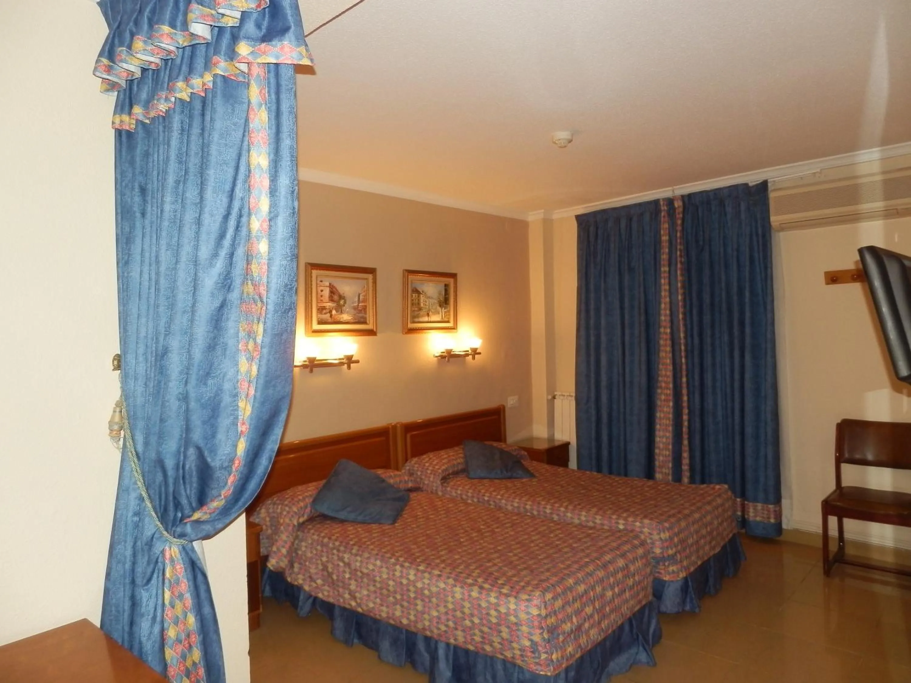 Photo of the whole room, Bed in Hotel Restaurante Salvadora