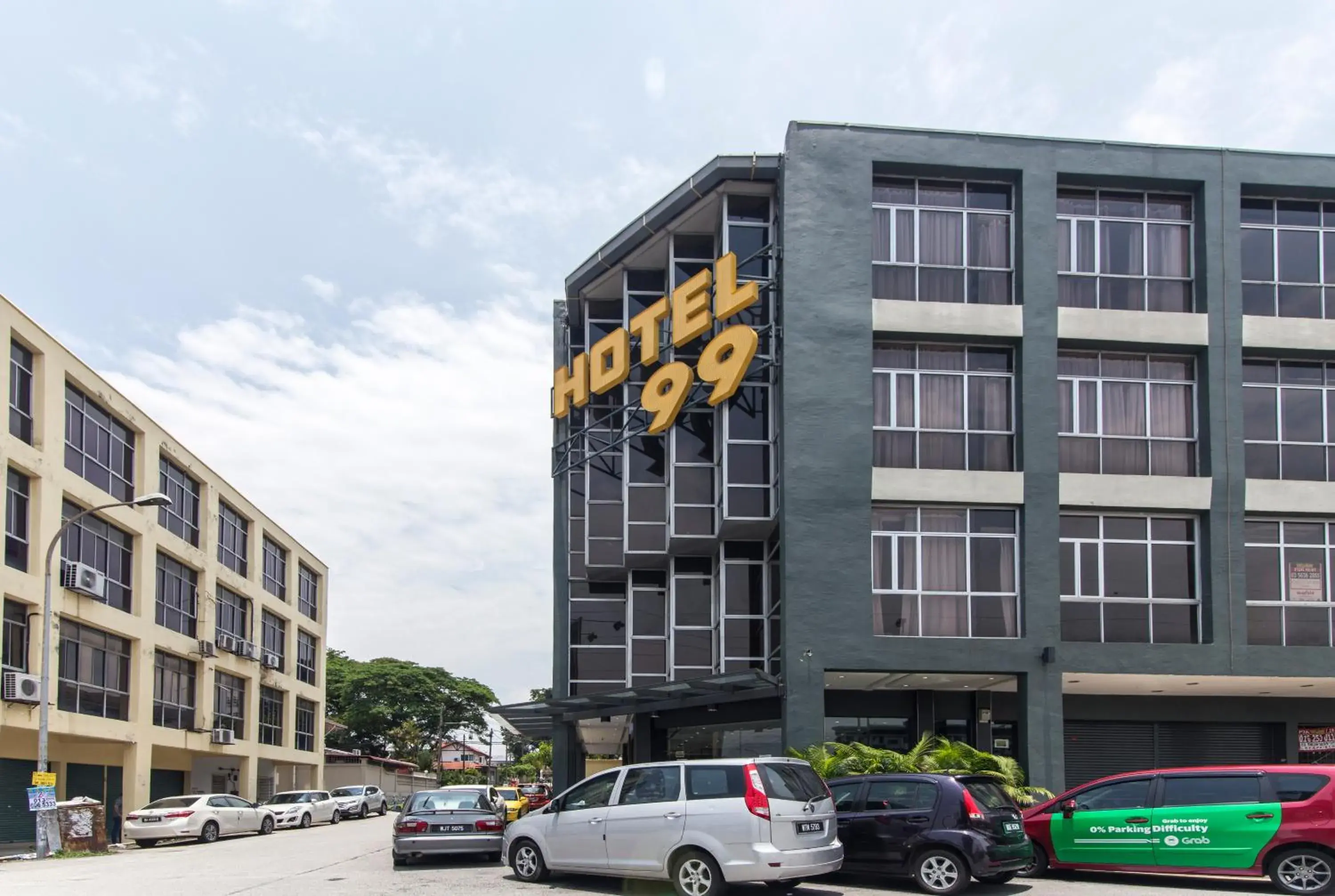 Staff, Property Building in Hotel 99 Kelana Jaya (PJ)