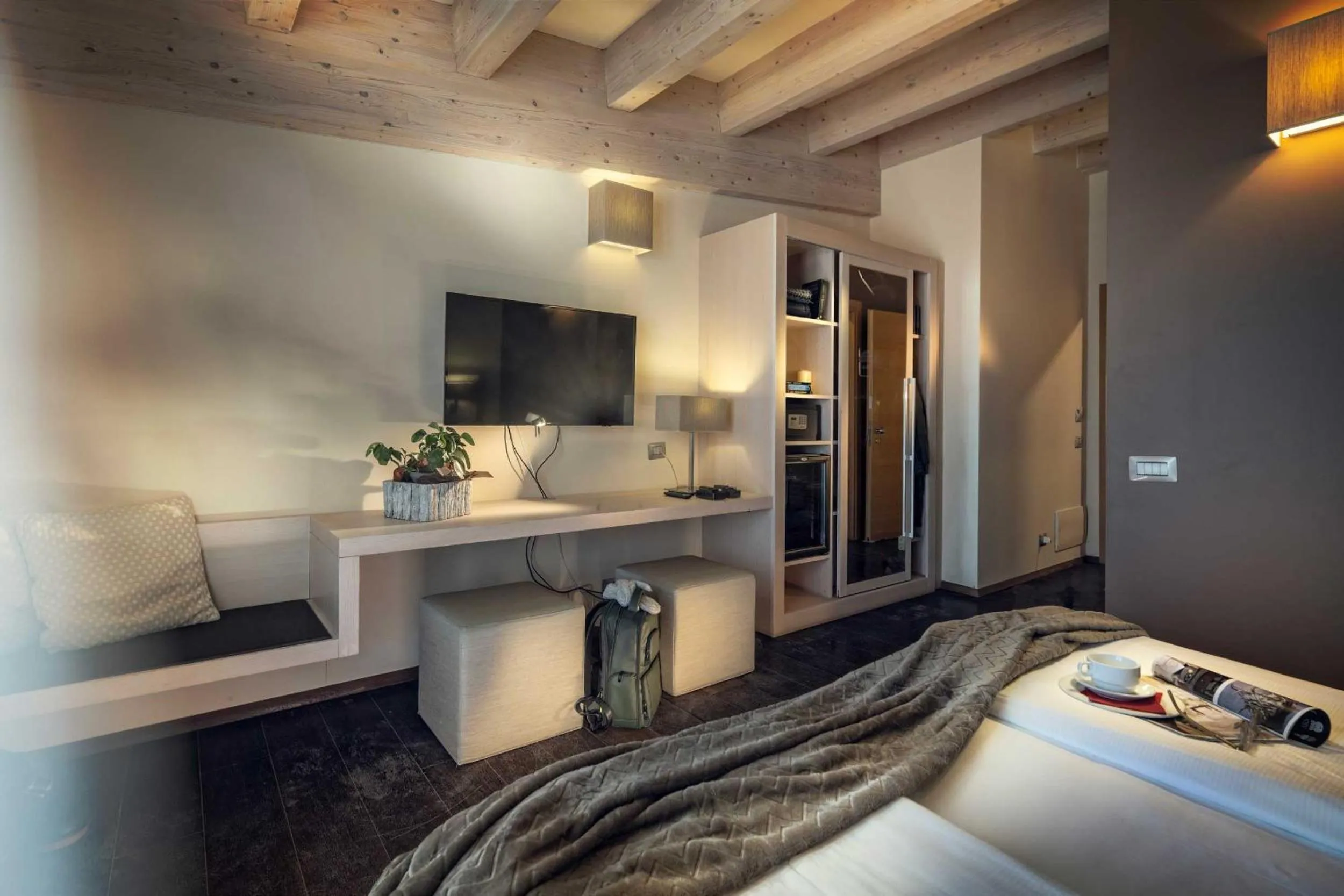 Photo of the whole room, Bed in Brenta Dolomites