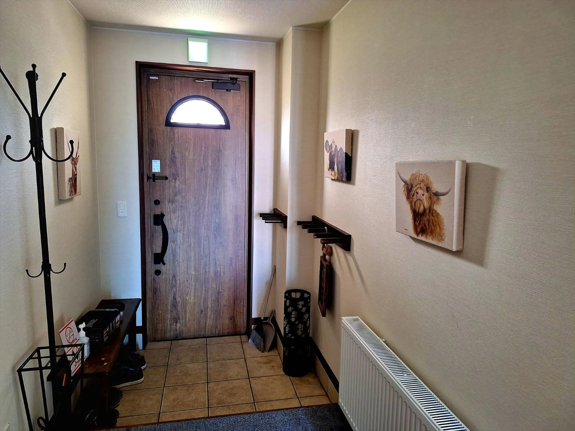 Facade/entrance in Jadan House