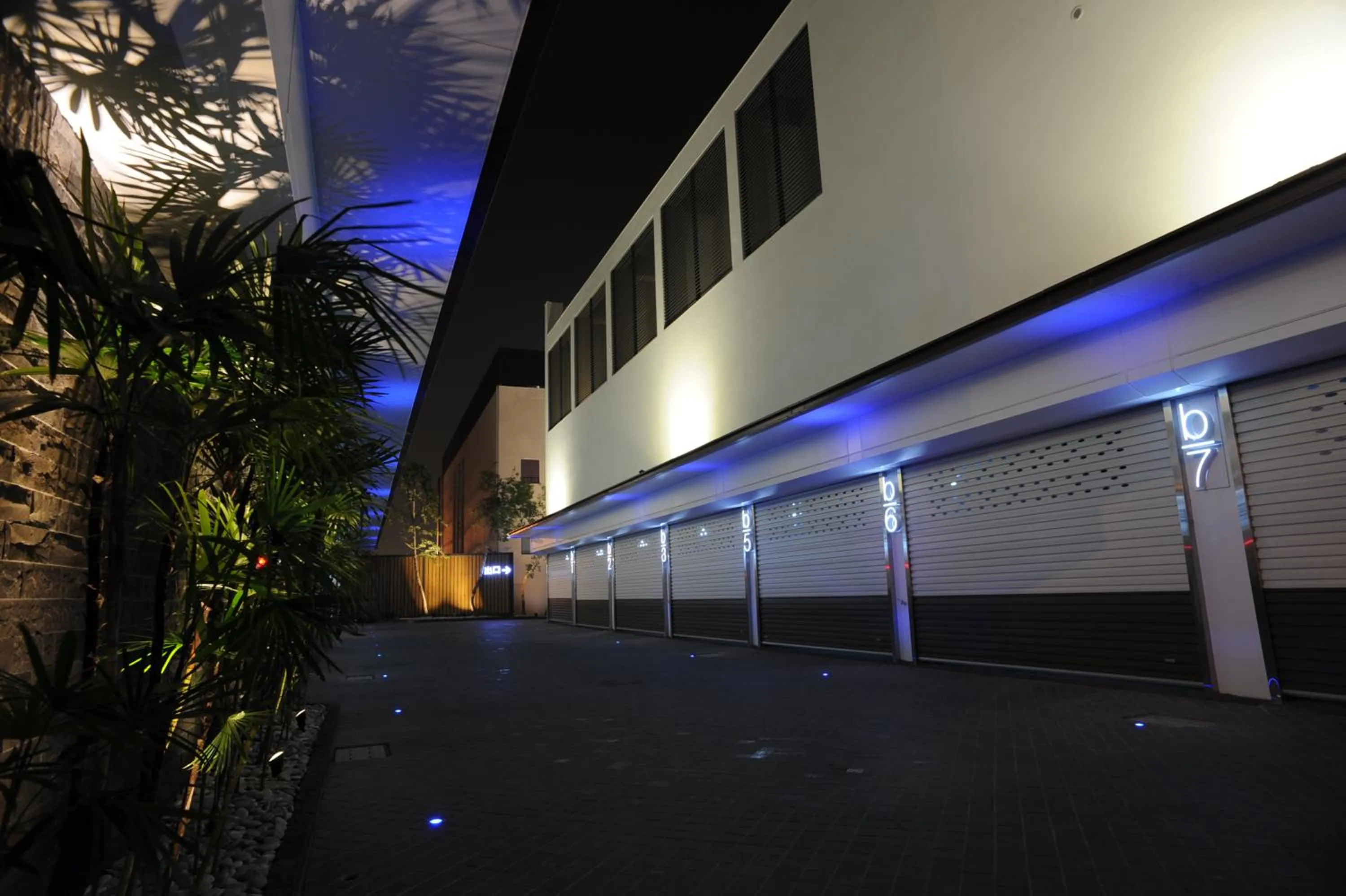 Property building in Motel Stars