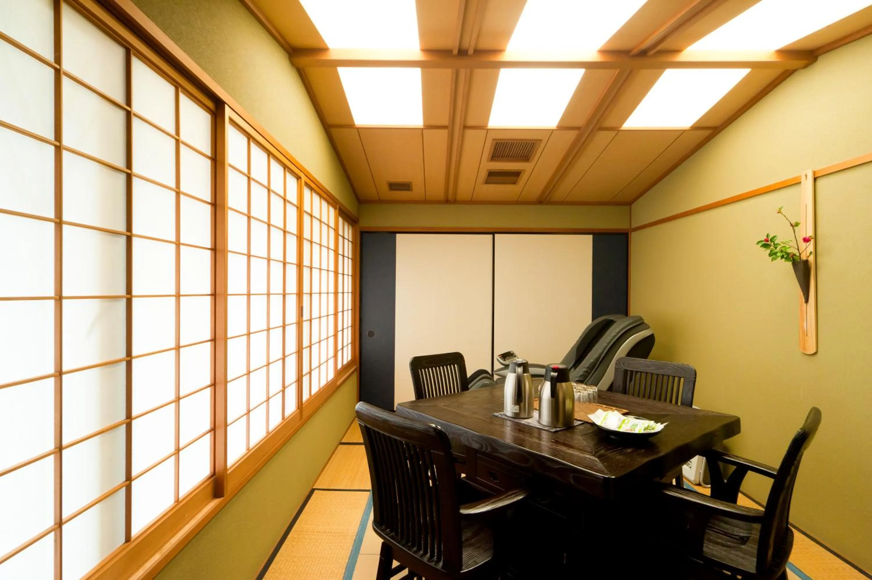 Communal lounge/ TV room in Ryotei Manyou