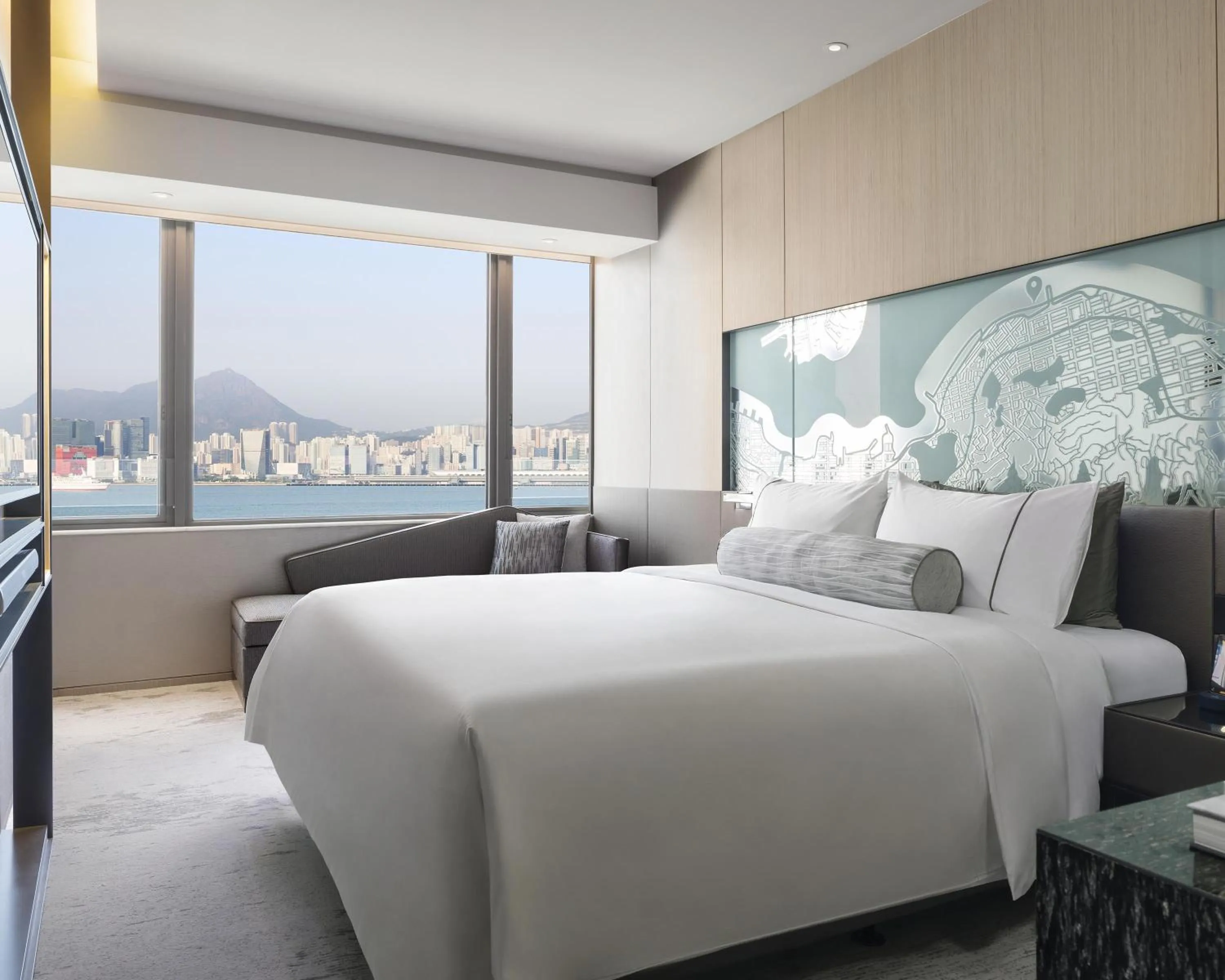 Bedroom, Bed in Hyatt Centric Victoria Harbour