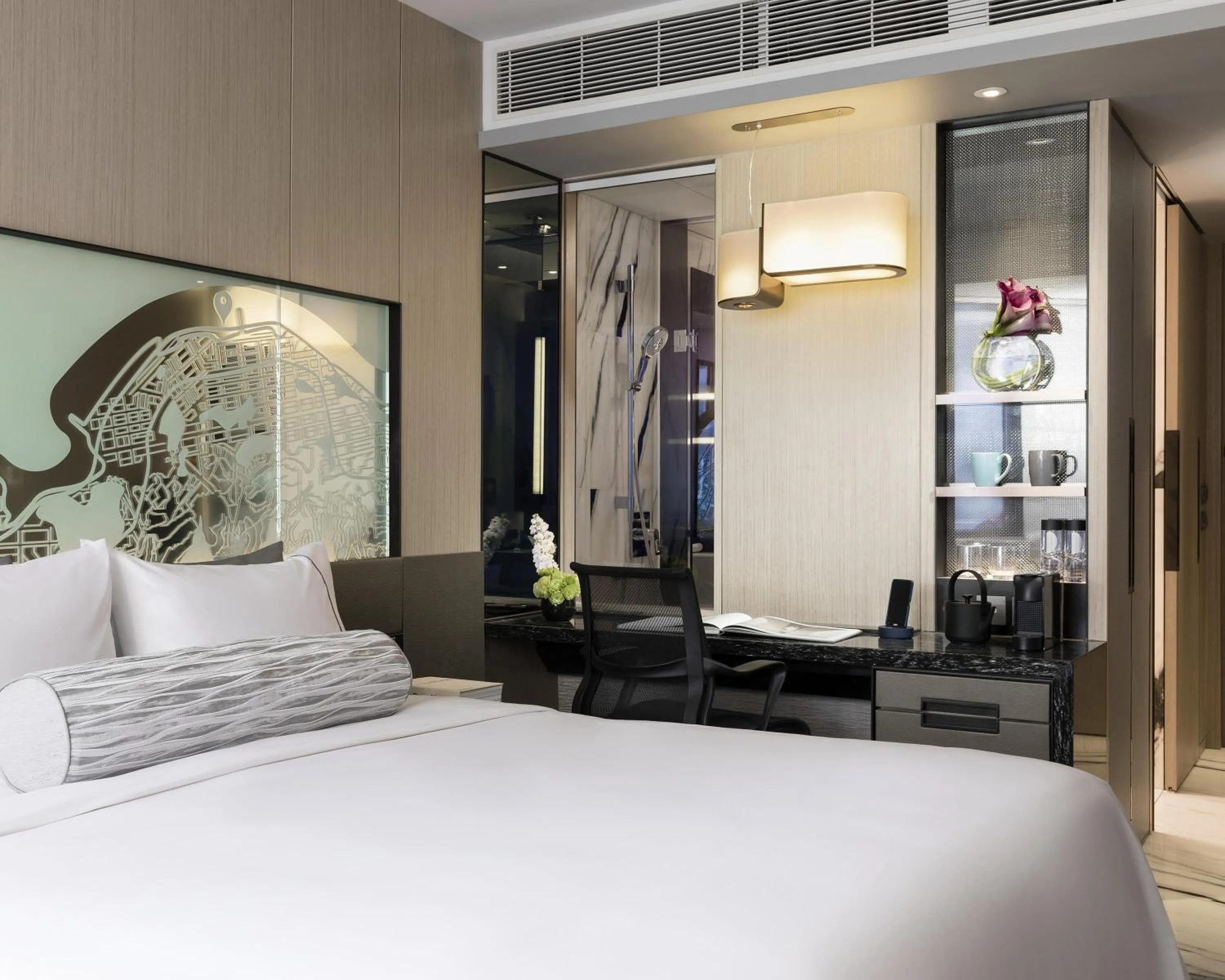 Bedroom, Bed in Hyatt Centric Victoria Harbour
