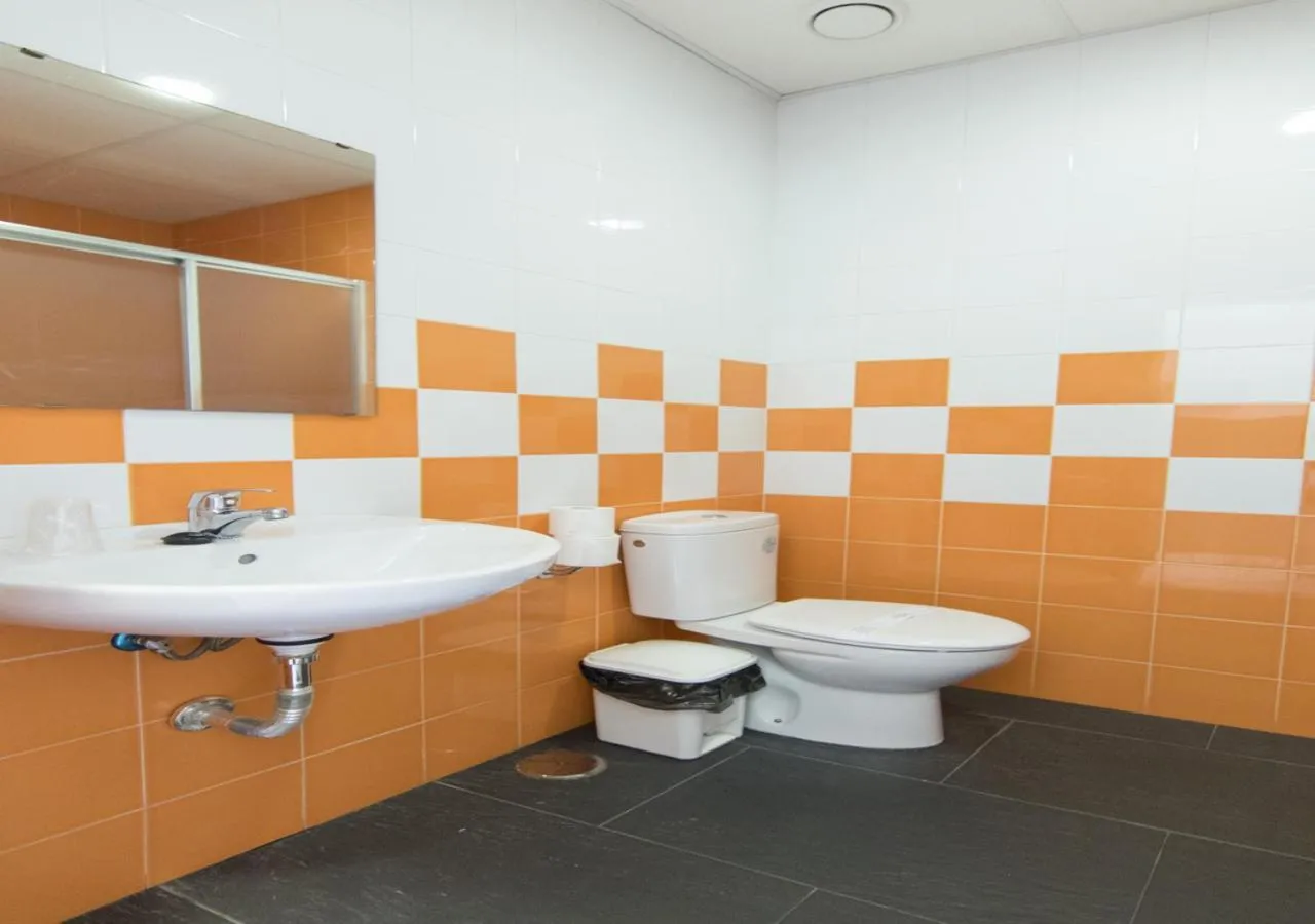 Bathroom in Albergue Inturjoven Malaga